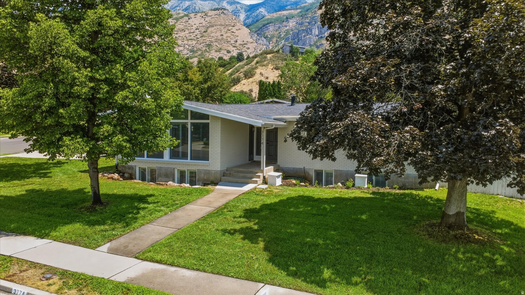 VALLI-HI - Residential