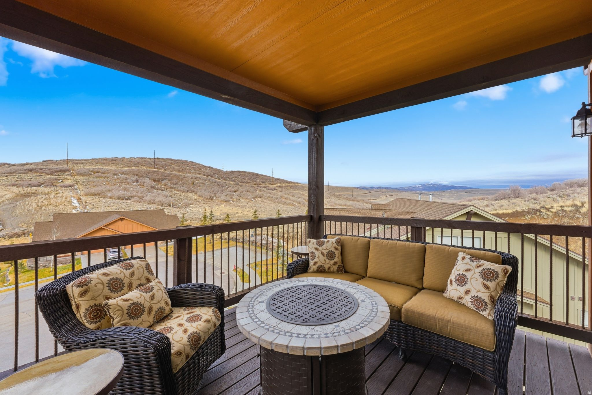 BLACK ROCK RIDGE - Residential