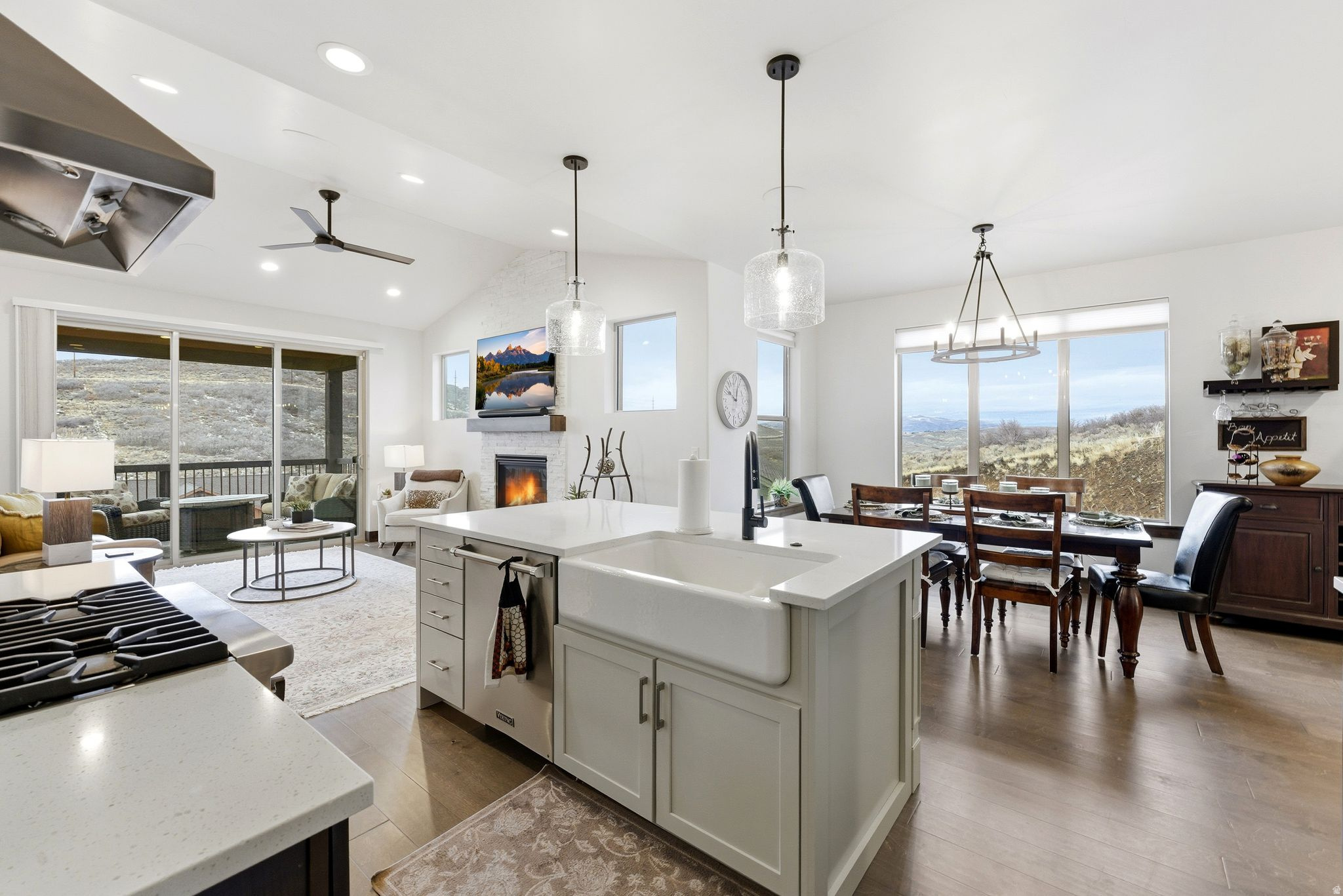 BLACK ROCK RIDGE - Residential