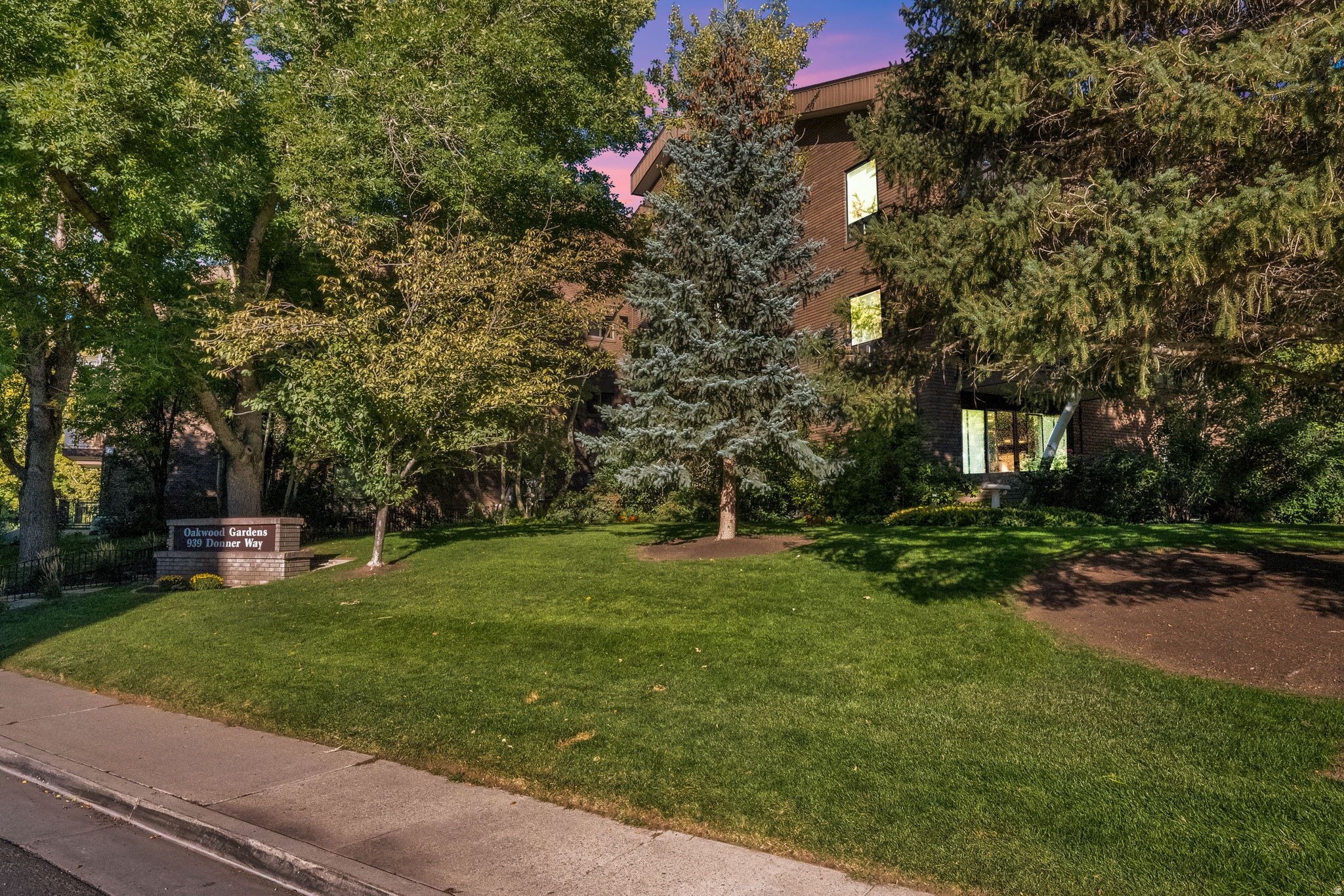 OAKWOOD GARDENS - Residential