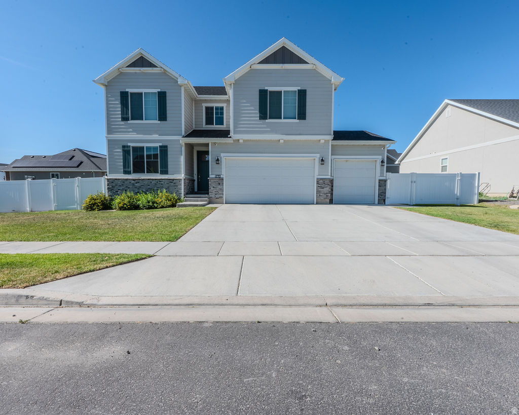 MEADOWS AT LAKESIDE - Residential