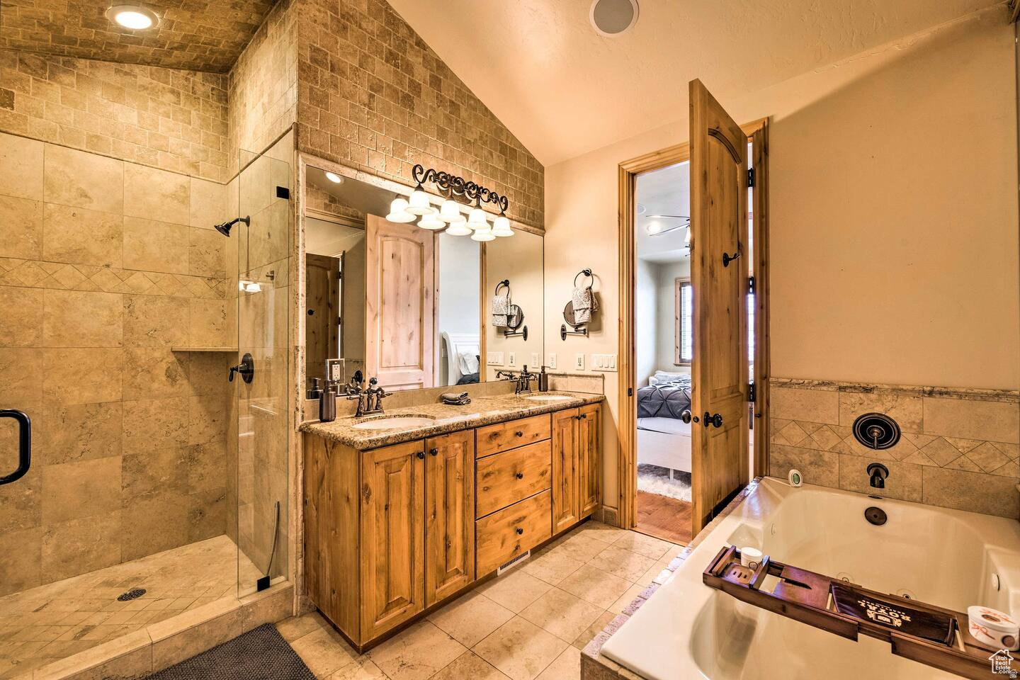 CANYON LINKS - Residential