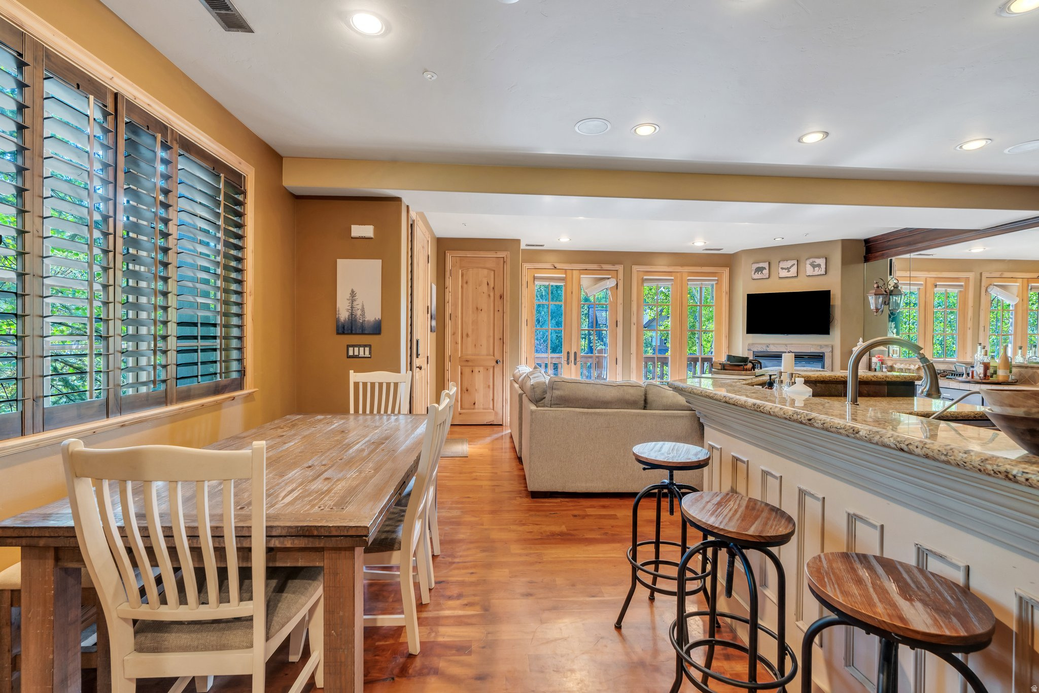 CANYON LINKS - Residential