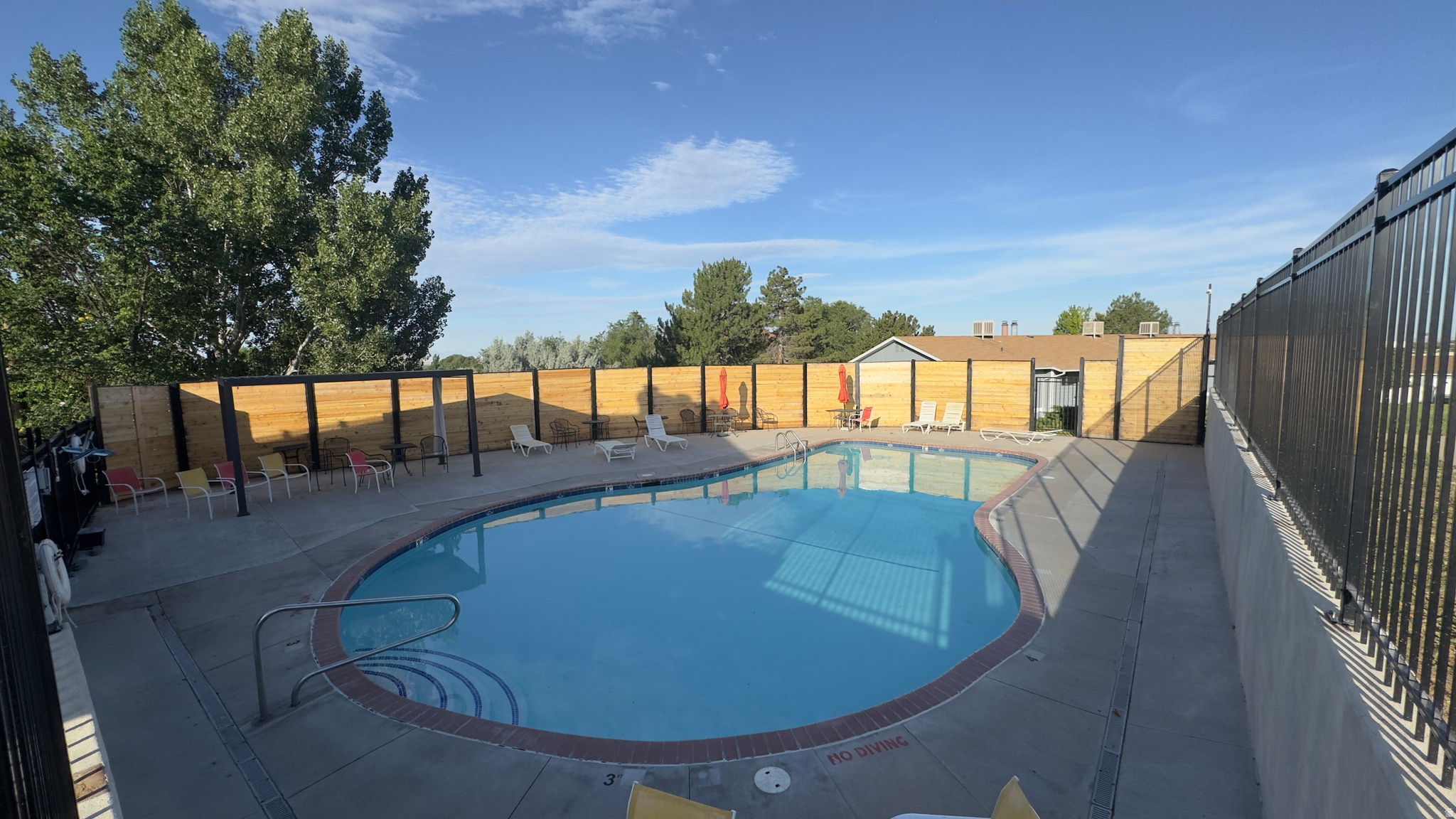 THE SUNDOWNER CONDOMINIUMS - Residential