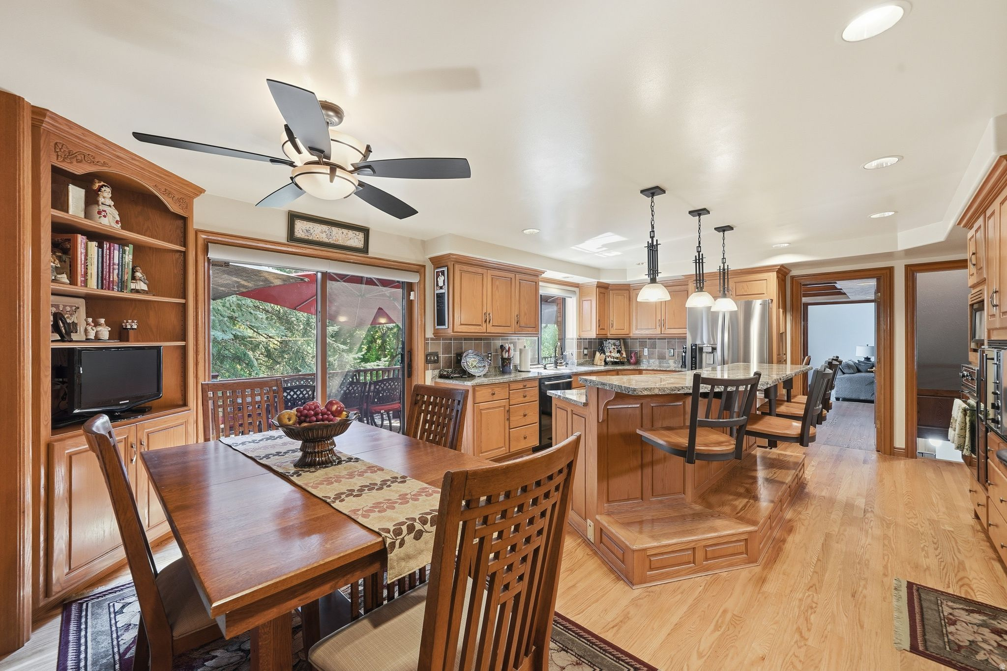 HIDDEN VALLEY COUNTRY CLUB ESTATES - Residential