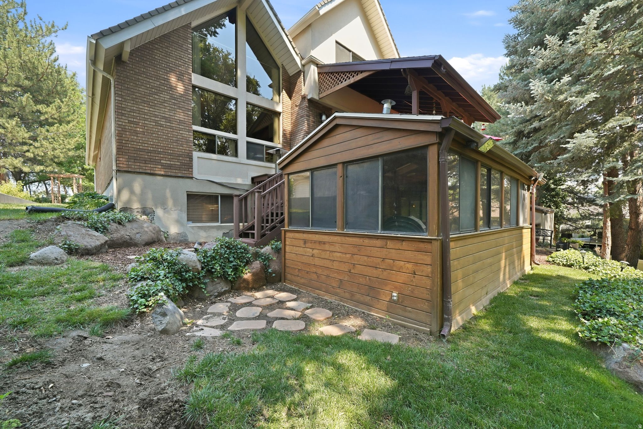 HIDDEN VALLEY COUNTRY CLUB ESTATES - Residential