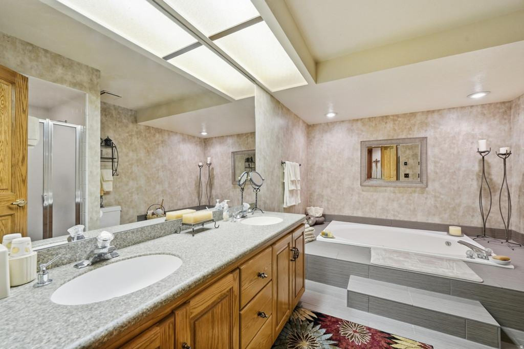 HIDDEN VALLEY COUNTRY CLUB ESTATES - Residential