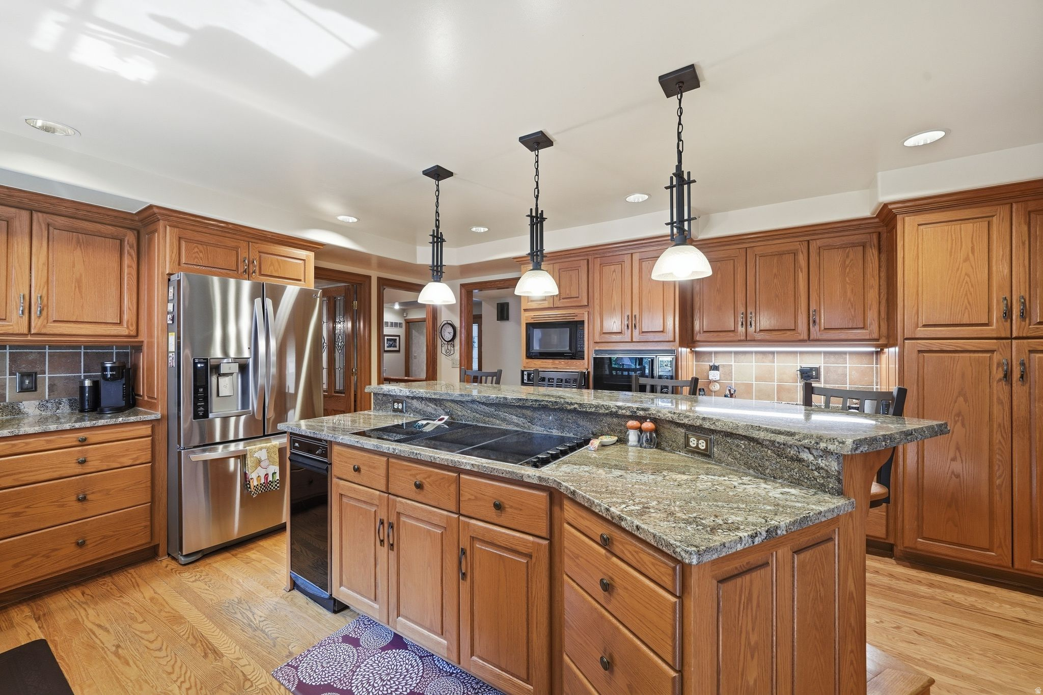 HIDDEN VALLEY COUNTRY CLUB ESTATES - Residential