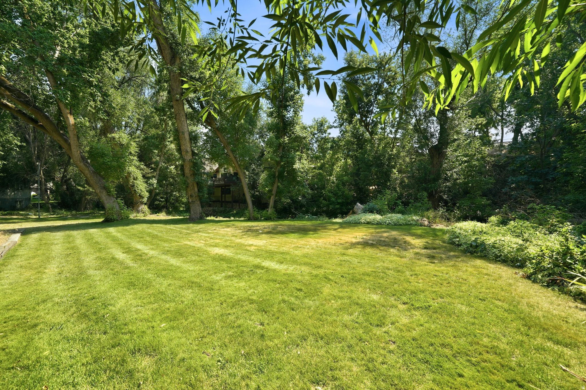 HIDDEN VALLEY COUNTRY CLUB ESTATES - Residential