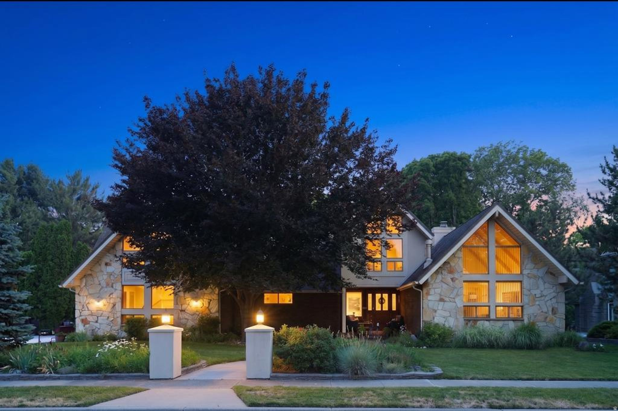 HIDDEN VALLEY COUNTRY CLUB ESTATES - Residential