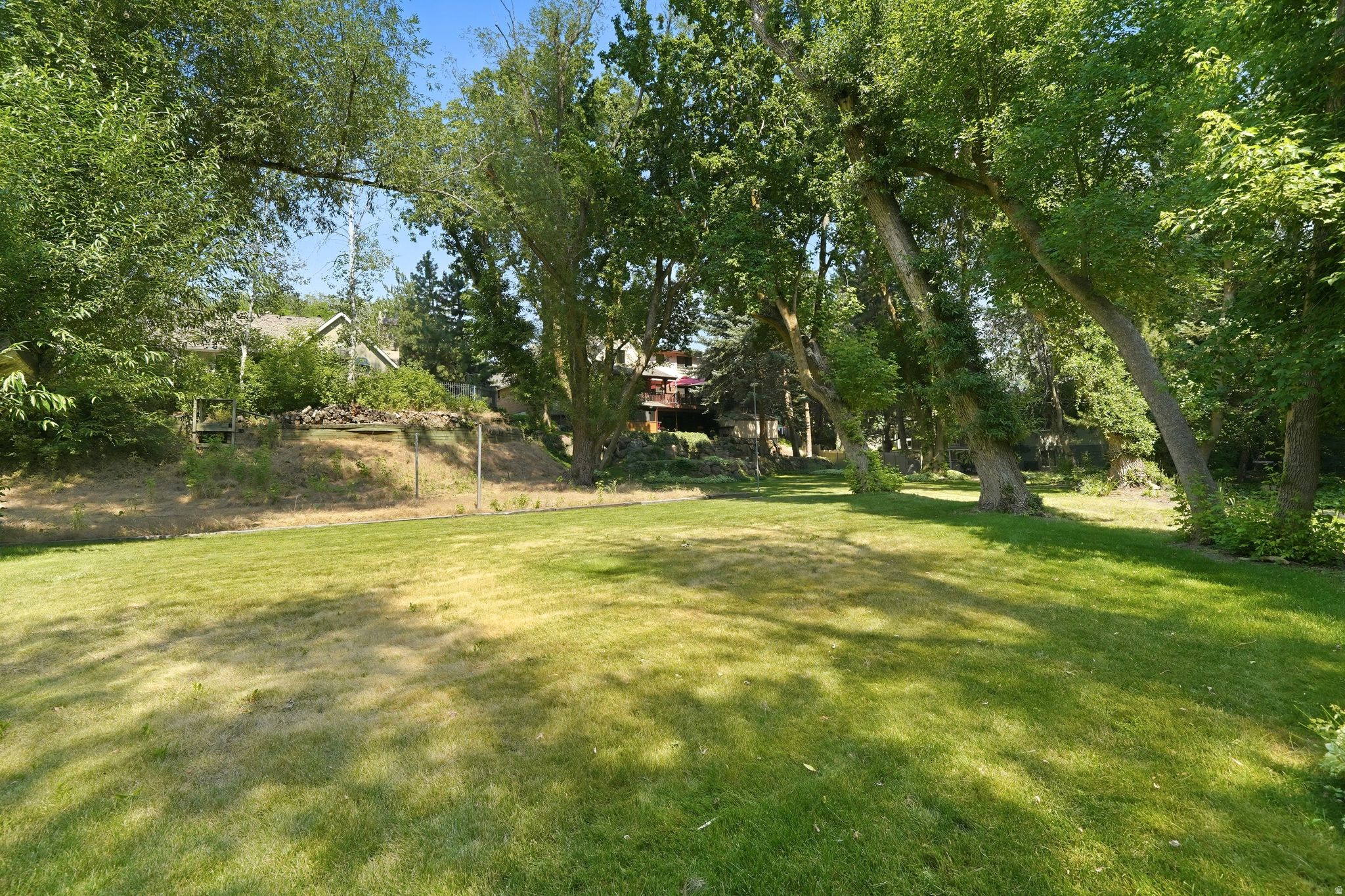 HIDDEN VALLEY COUNTRY CLUB ESTATES - Residential