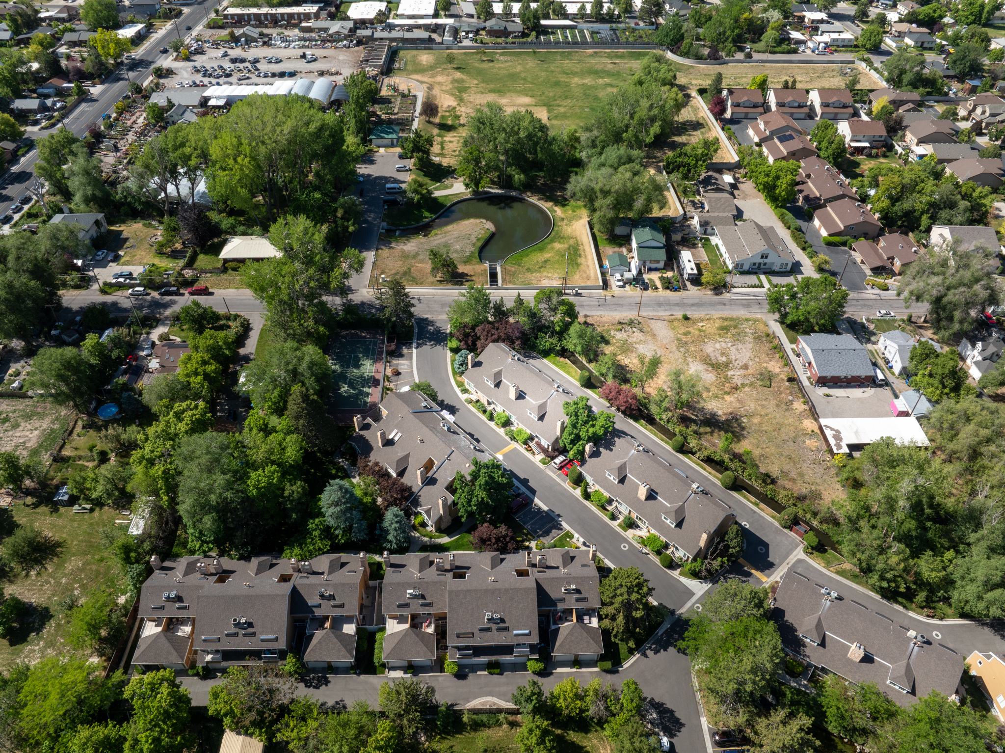 SHADYBROOK CONDM - Residential