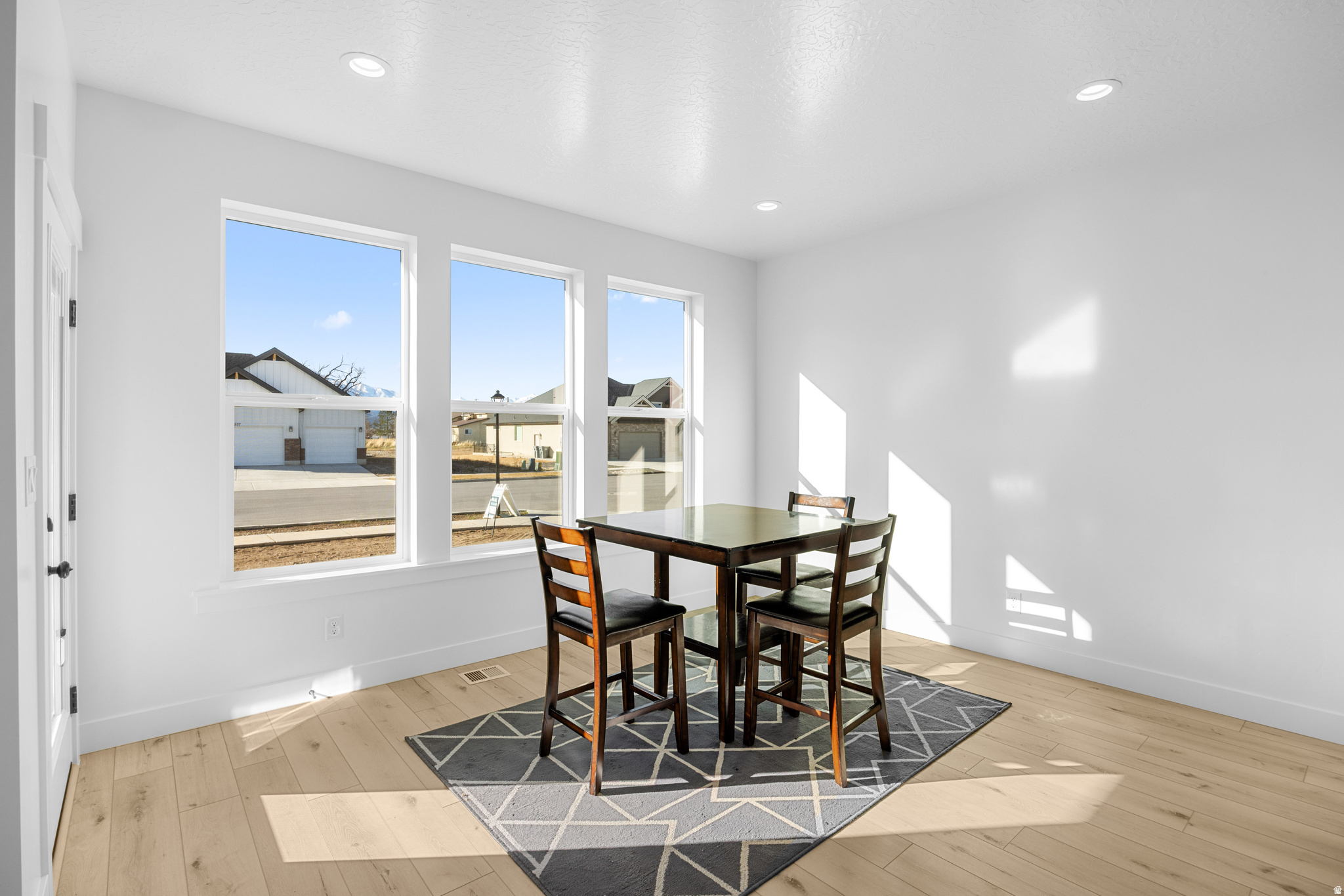 OAKRIDGE COVE - Residential