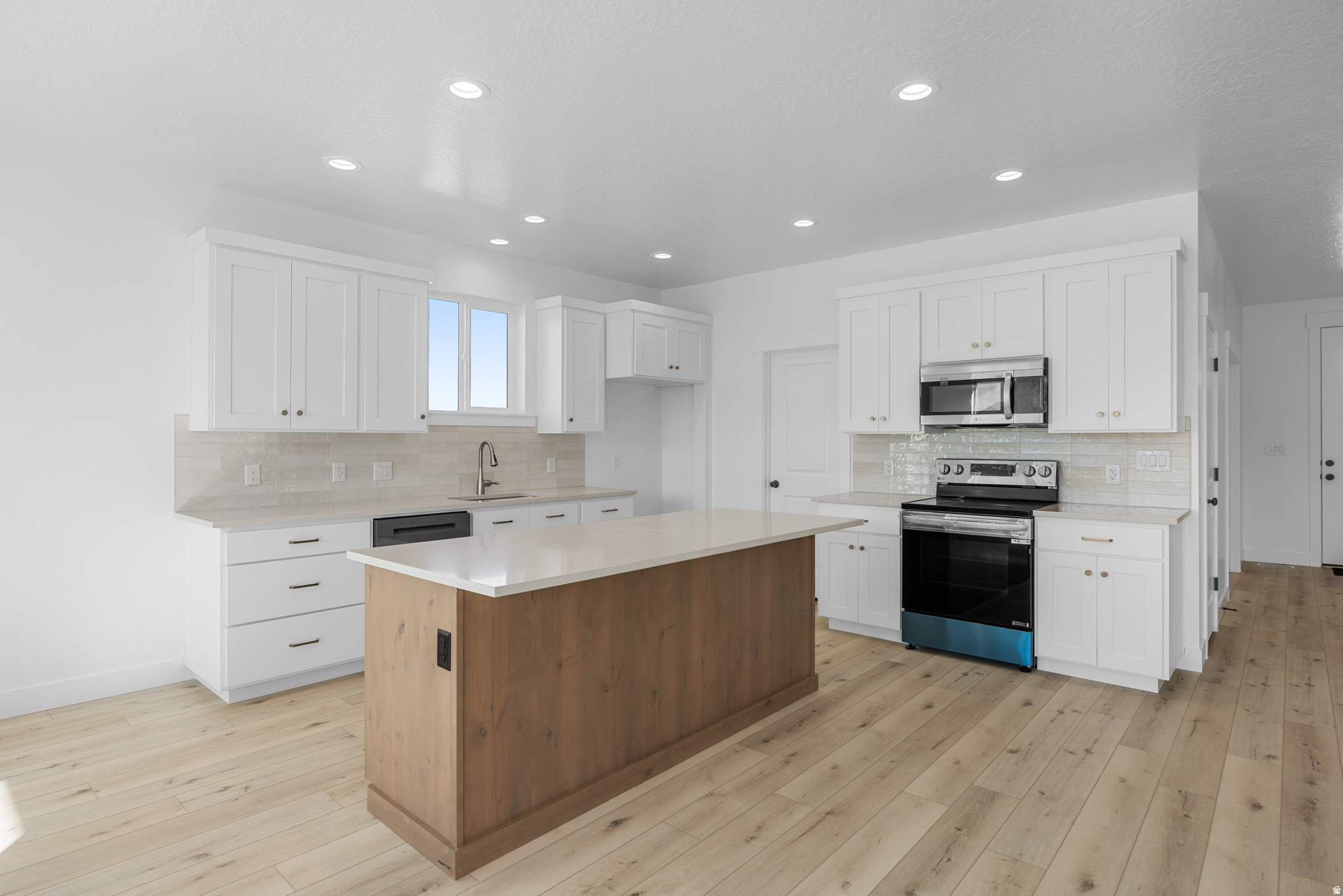 OAKRIDGE COVE - Residential