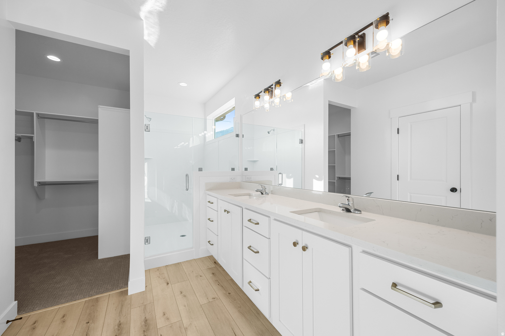 OAKRIDGE COVE - Residential
