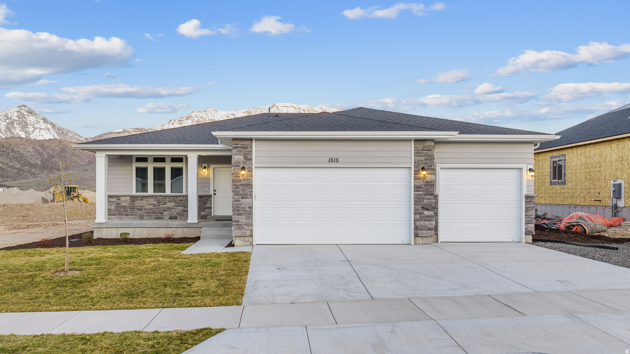 "Morgan" Sample. Come see the stunning views at Oakridge cove, right next to Spanish Oaks reservoir! Lots up to an acre! Lender incentives available! Reach out for a full list of all 30 available floor plans and pricing! Our prices and quality can't be beat. We have been building homes for more than 25 years, this makes us one of the most experienced builders. Our lightning fast construction schedule will have you into your new home in 6 months. Call agent for plans, pricing and maps. Call for Model Home locations, open Mon-Sat 12-6. Buyer to verify all information.