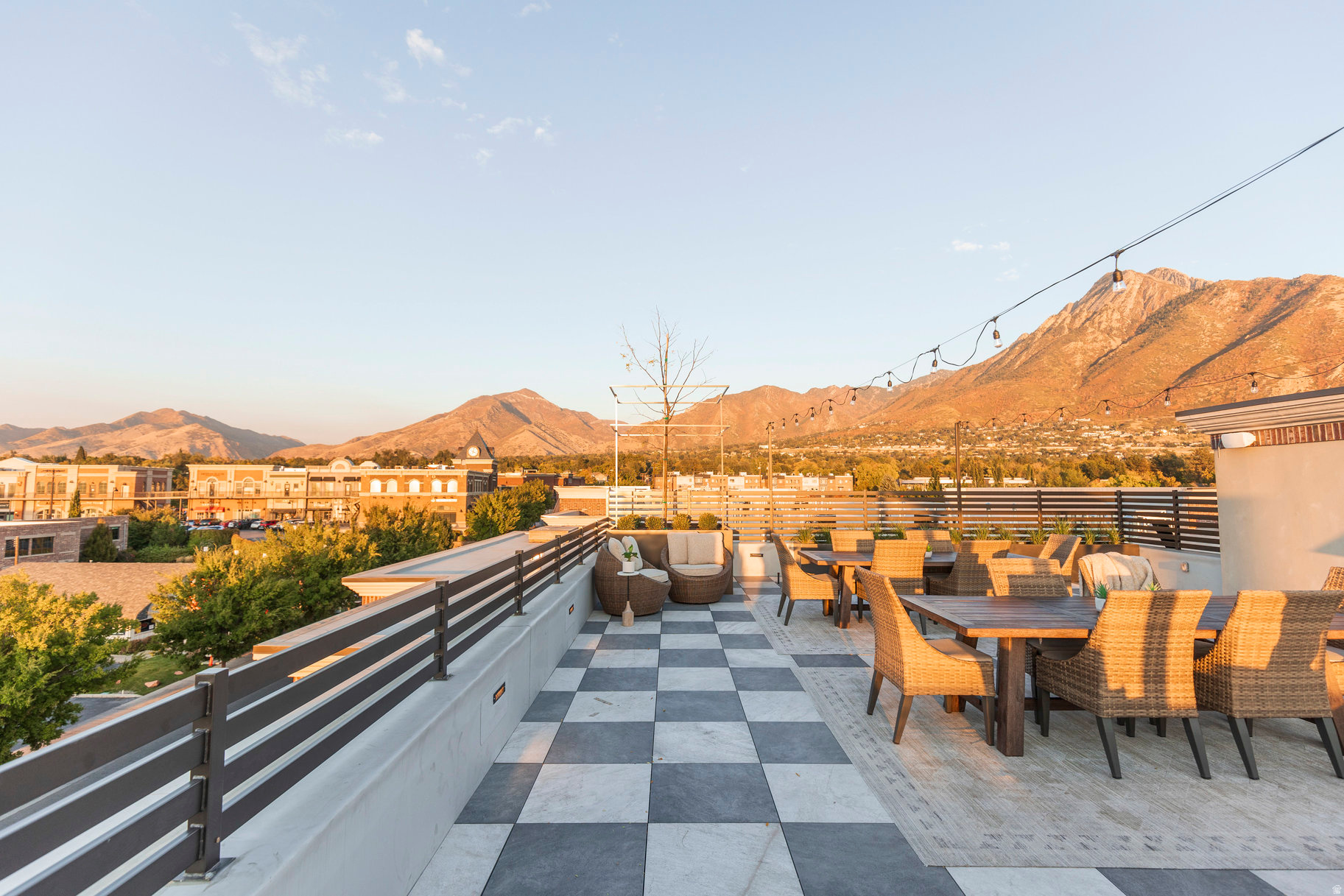 APOLLO SQUARE - Residential