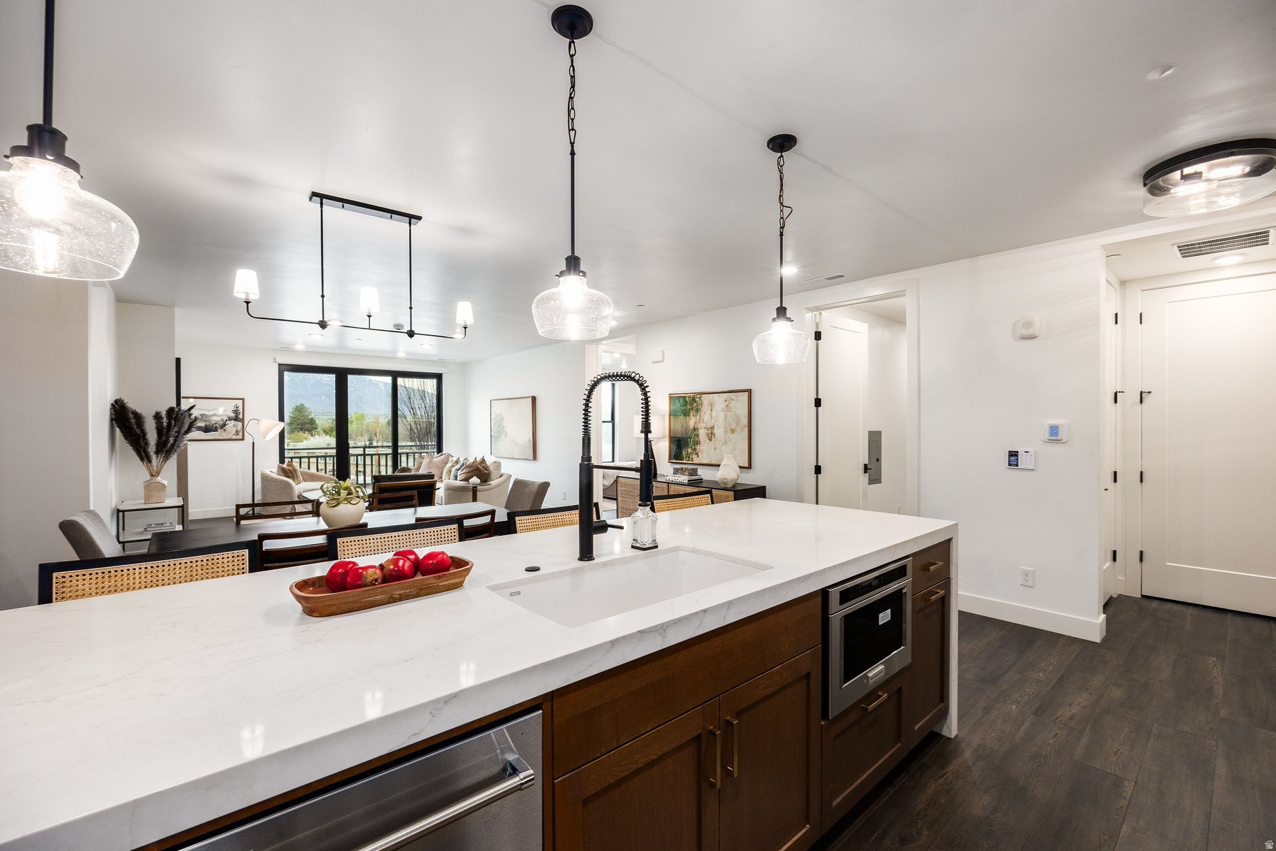 APOLLO SQUARE - Residential