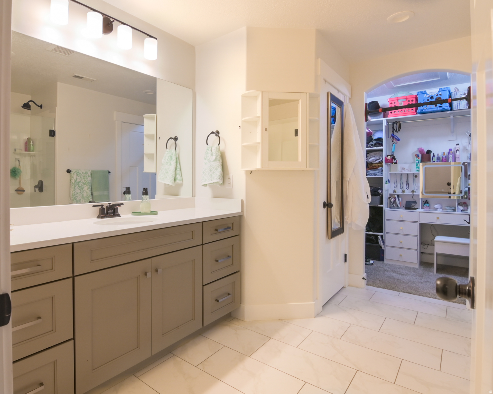 SKY RIDGE TOWNHOMES - Residential