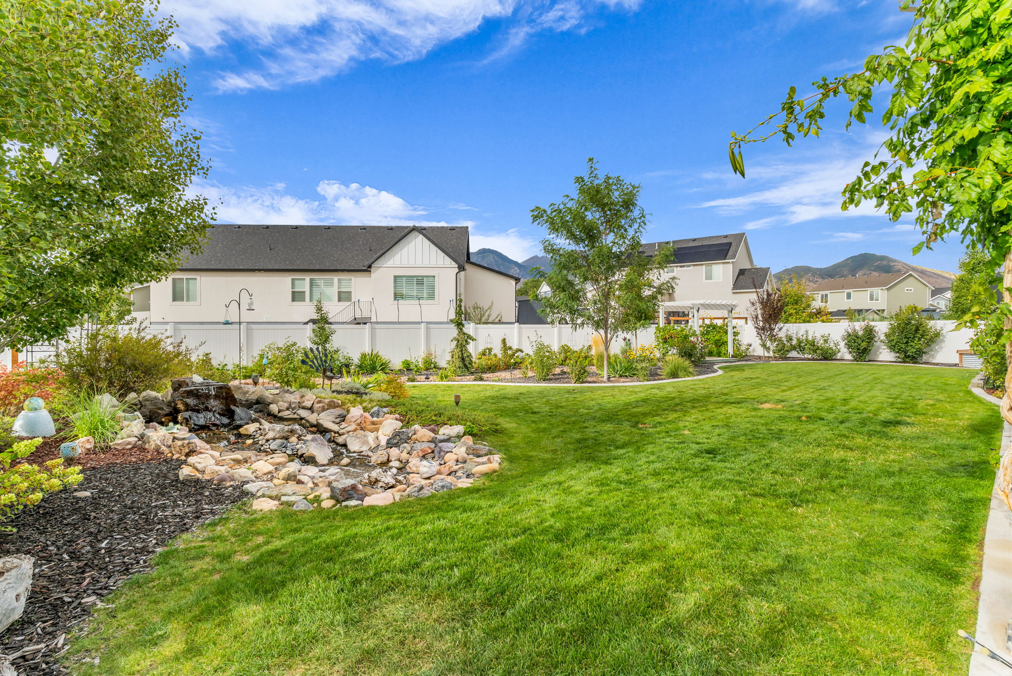 MAPLETON GROVE - Residential