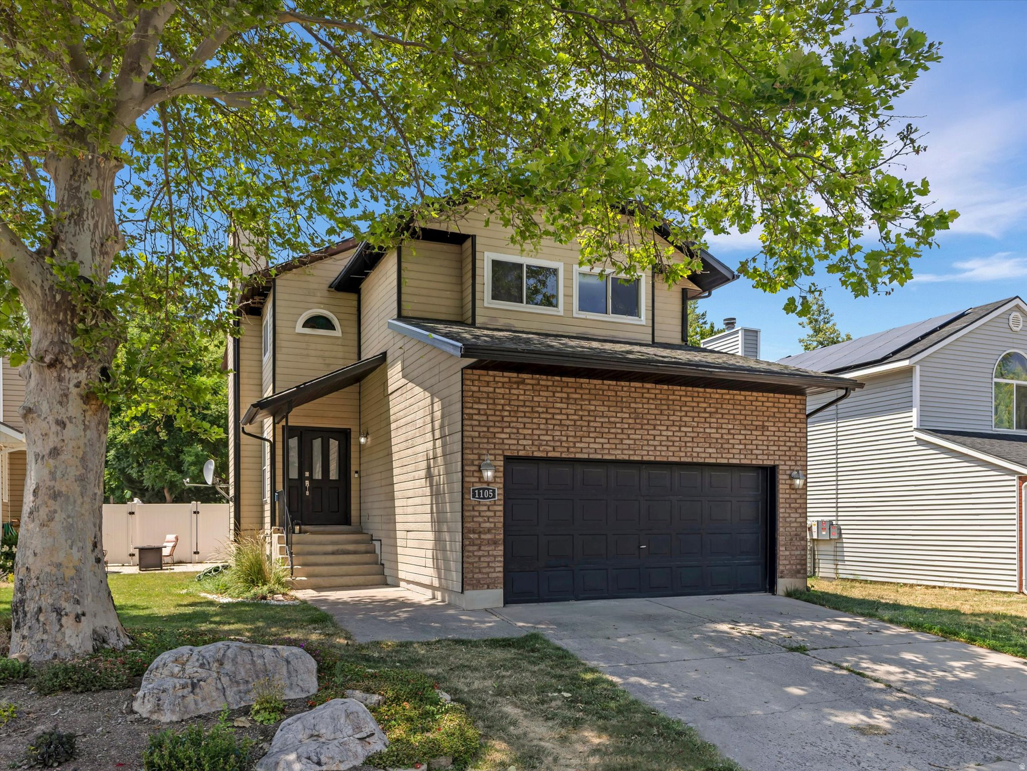 Fantastic Two Story next to Oakridge Country Club Golf Course featuring a primary suite with 4 bedrooms upstairs, newer roof, windows, HVAC, fresh paint and more. All the "not so fun" but expensive updates have been done for you! Enjoy a quiet evening on the private back patio or check out the golfers from the deck off the primary suite. This home is sure to please!