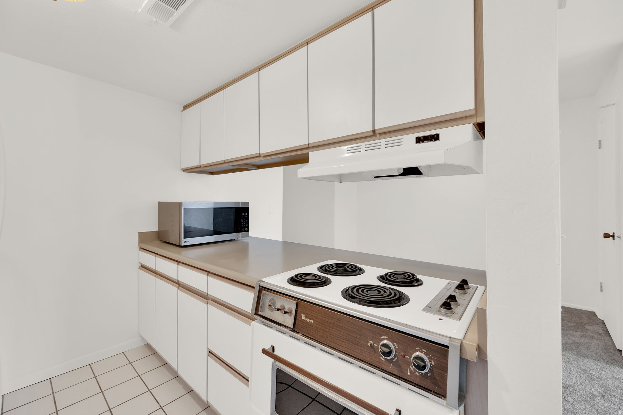 CAMBRIDGE CONDOMINIUM - Residential