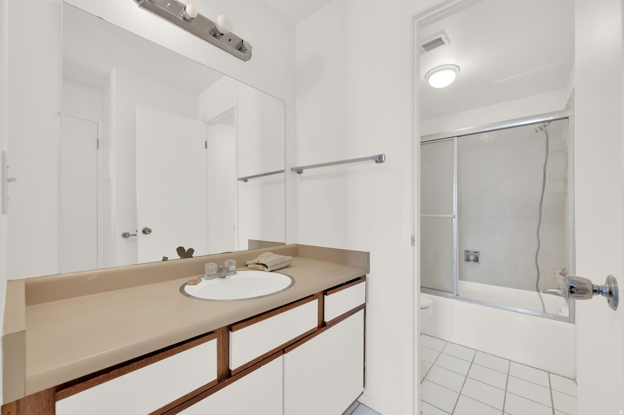 CAMBRIDGE CONDOMINIUM - Residential