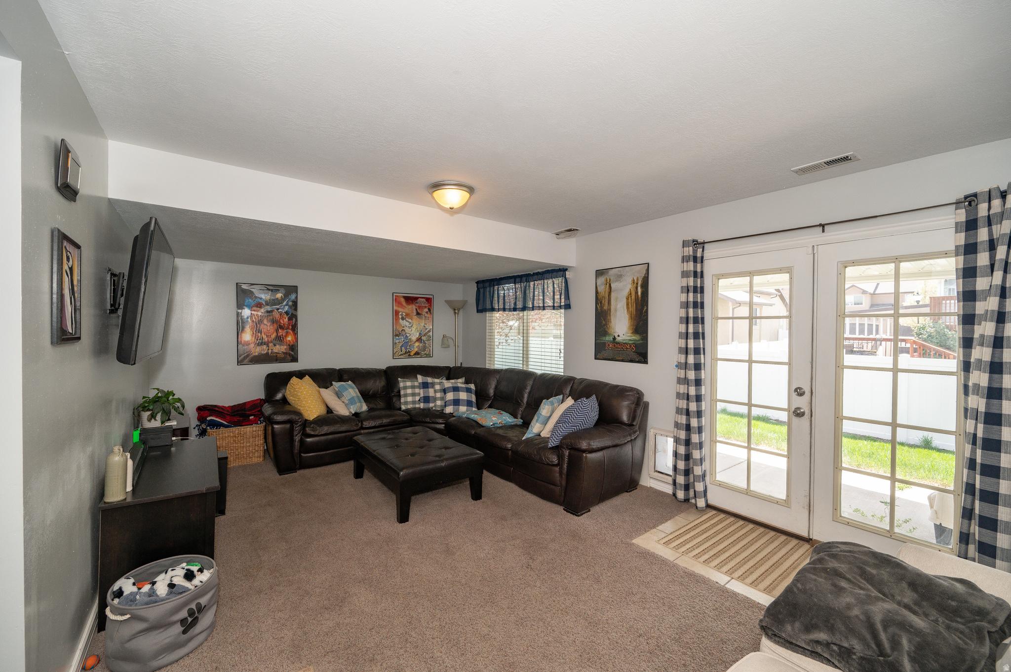 MOUNTAIN MEADOW - Residential Lease