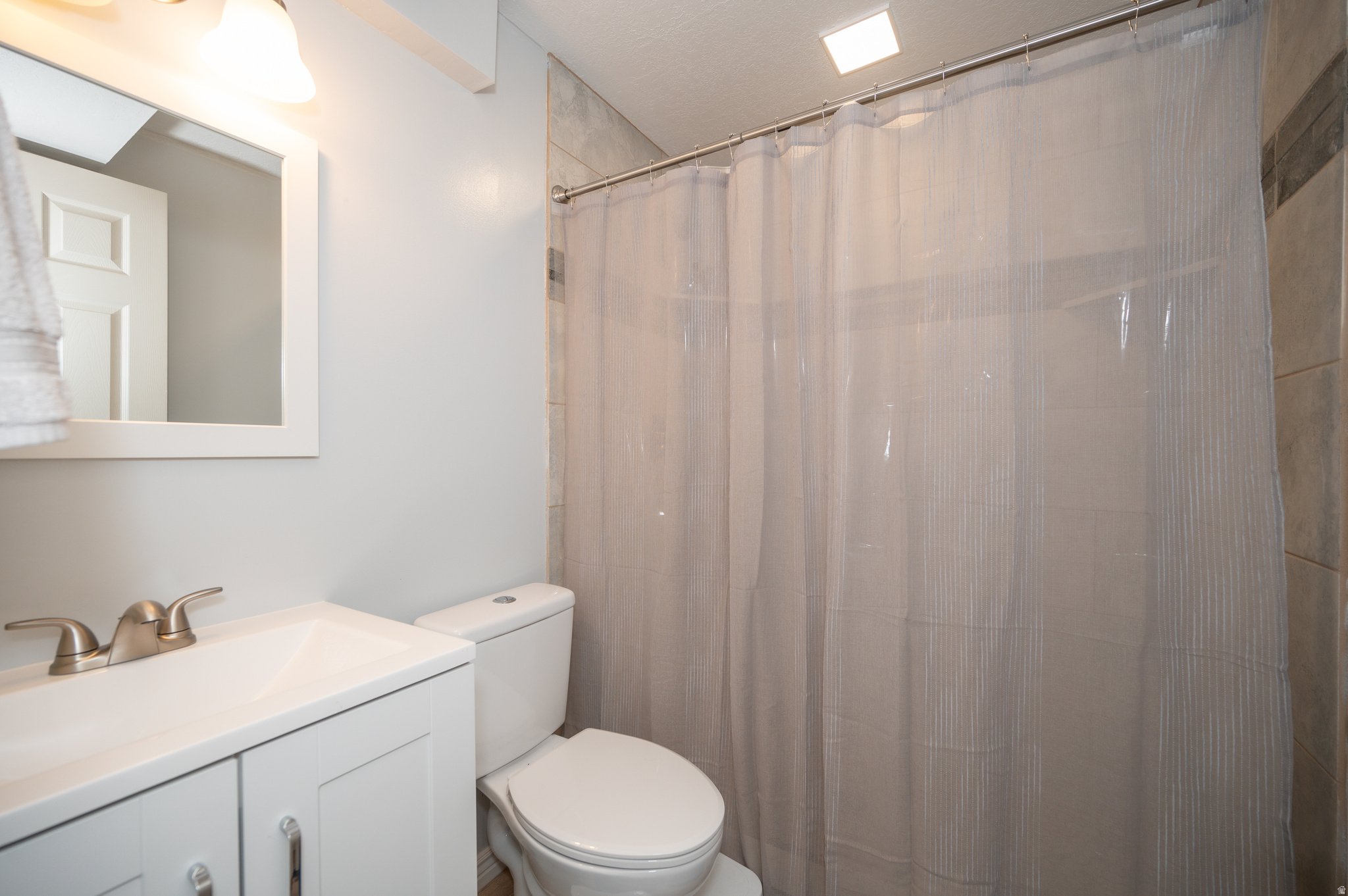 MOUNTAIN MEADOW - Residential Lease