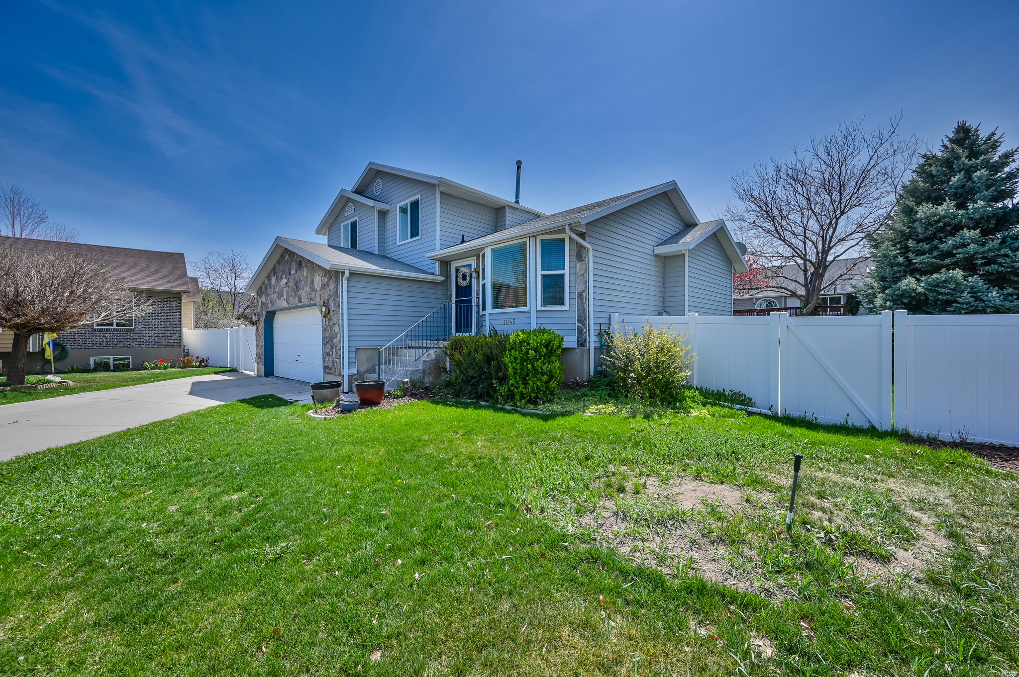 MOUNTAIN MEADOW - Residential Lease