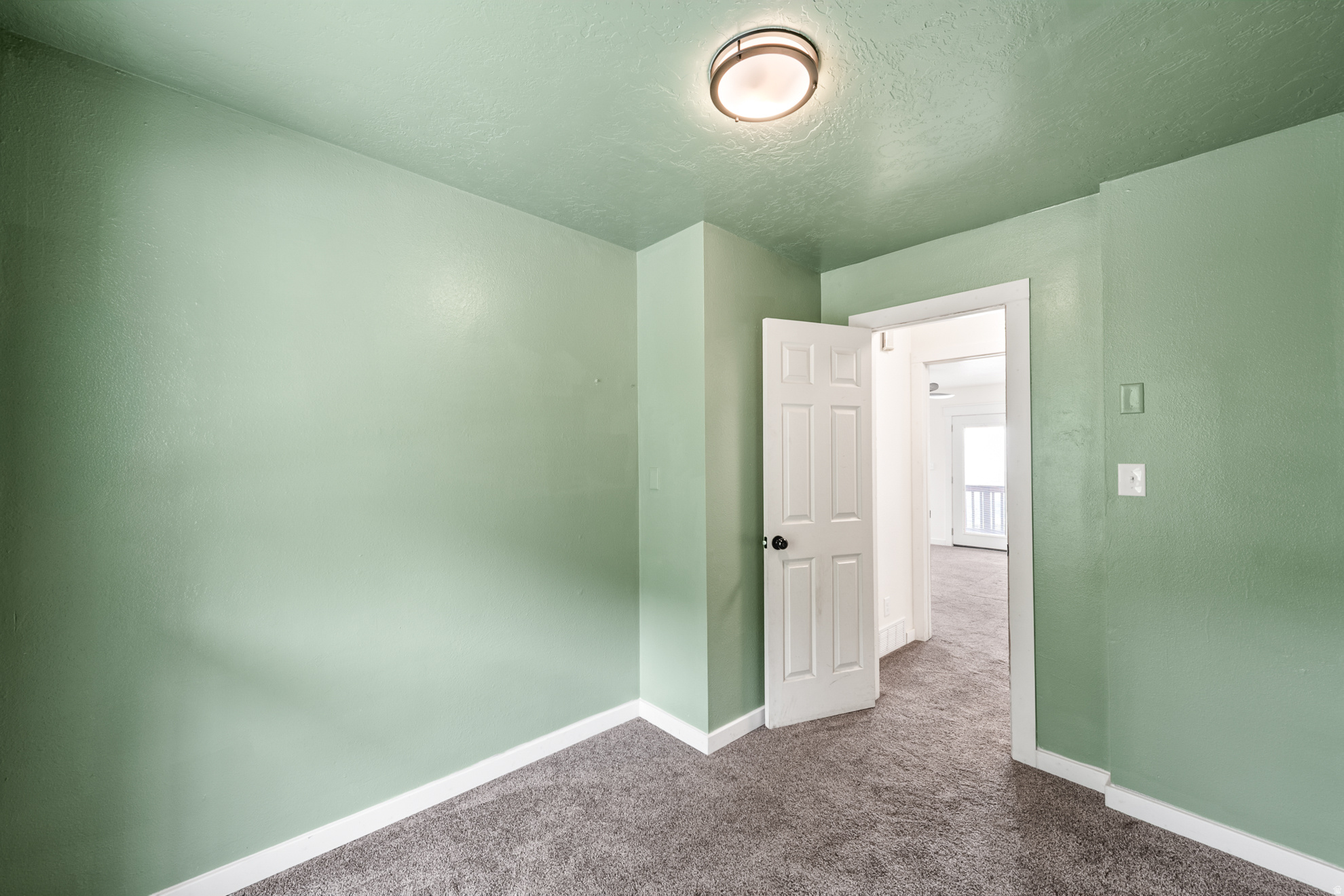 WOODLAND HILLS - Residential