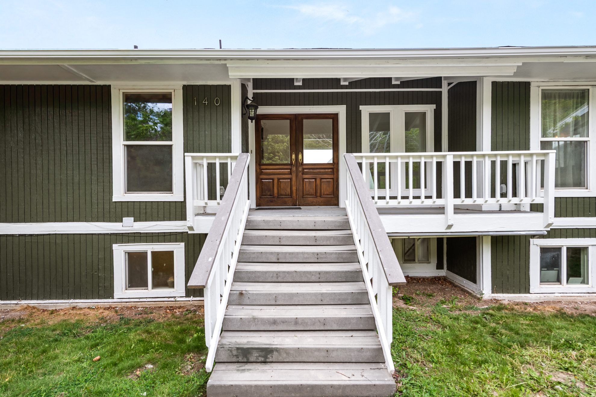 WOODLAND HILLS - Residential