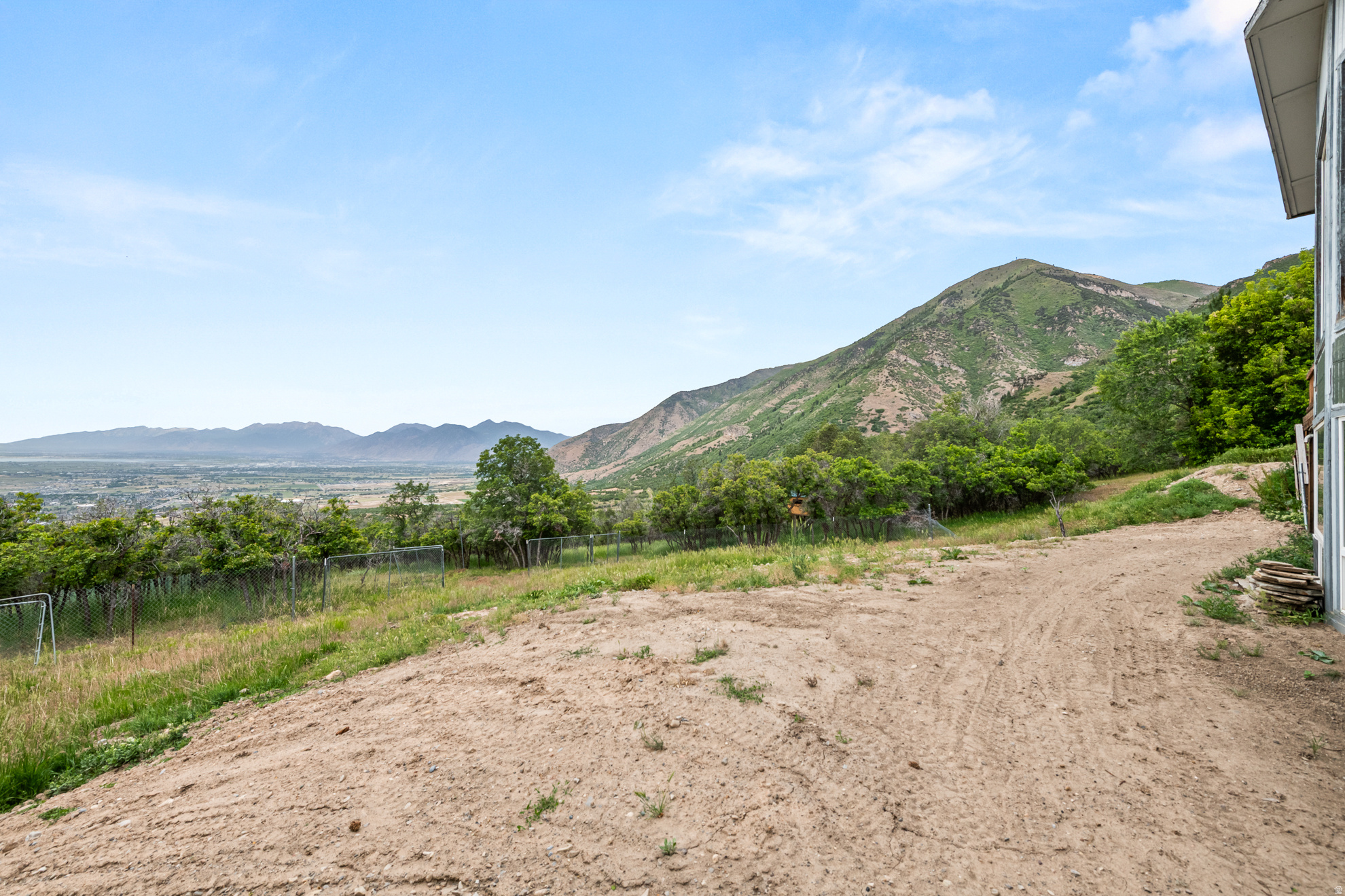 WOODLAND HILLS - Residential