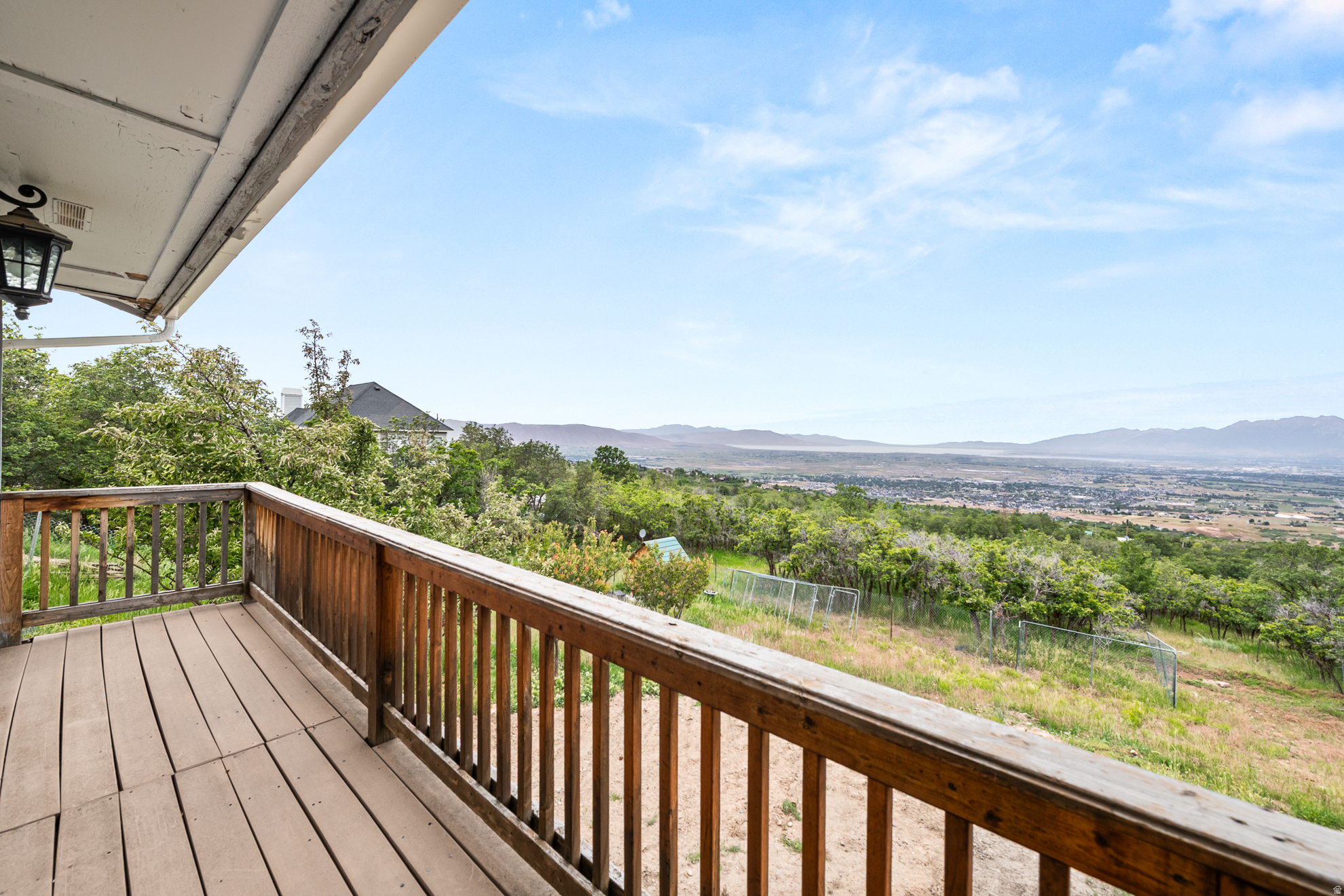 WOODLAND HILLS - Residential