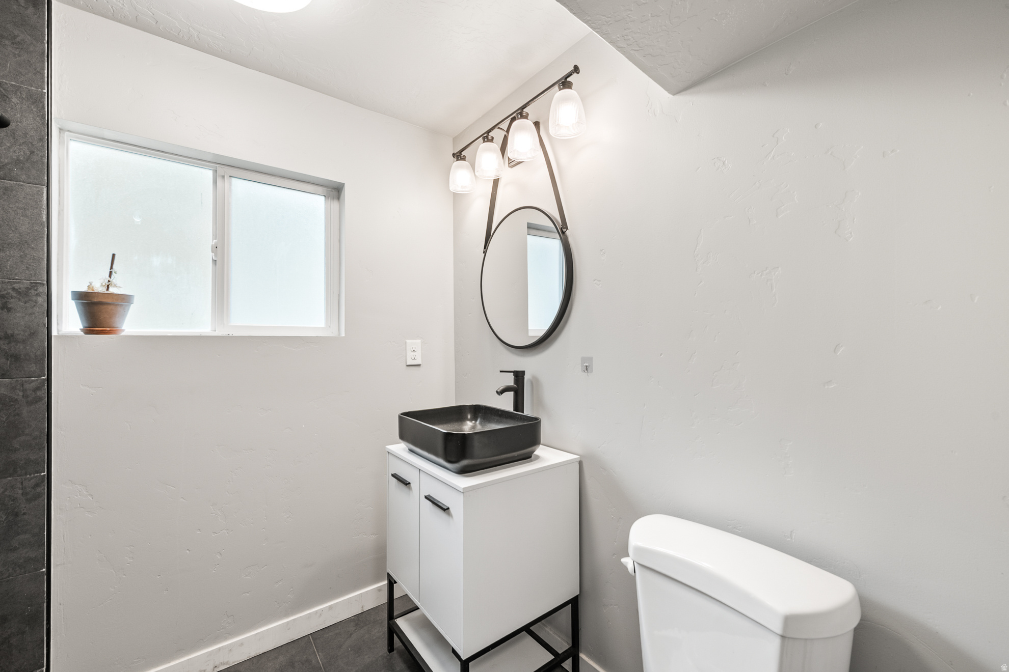 WOODLAND HILLS - Residential