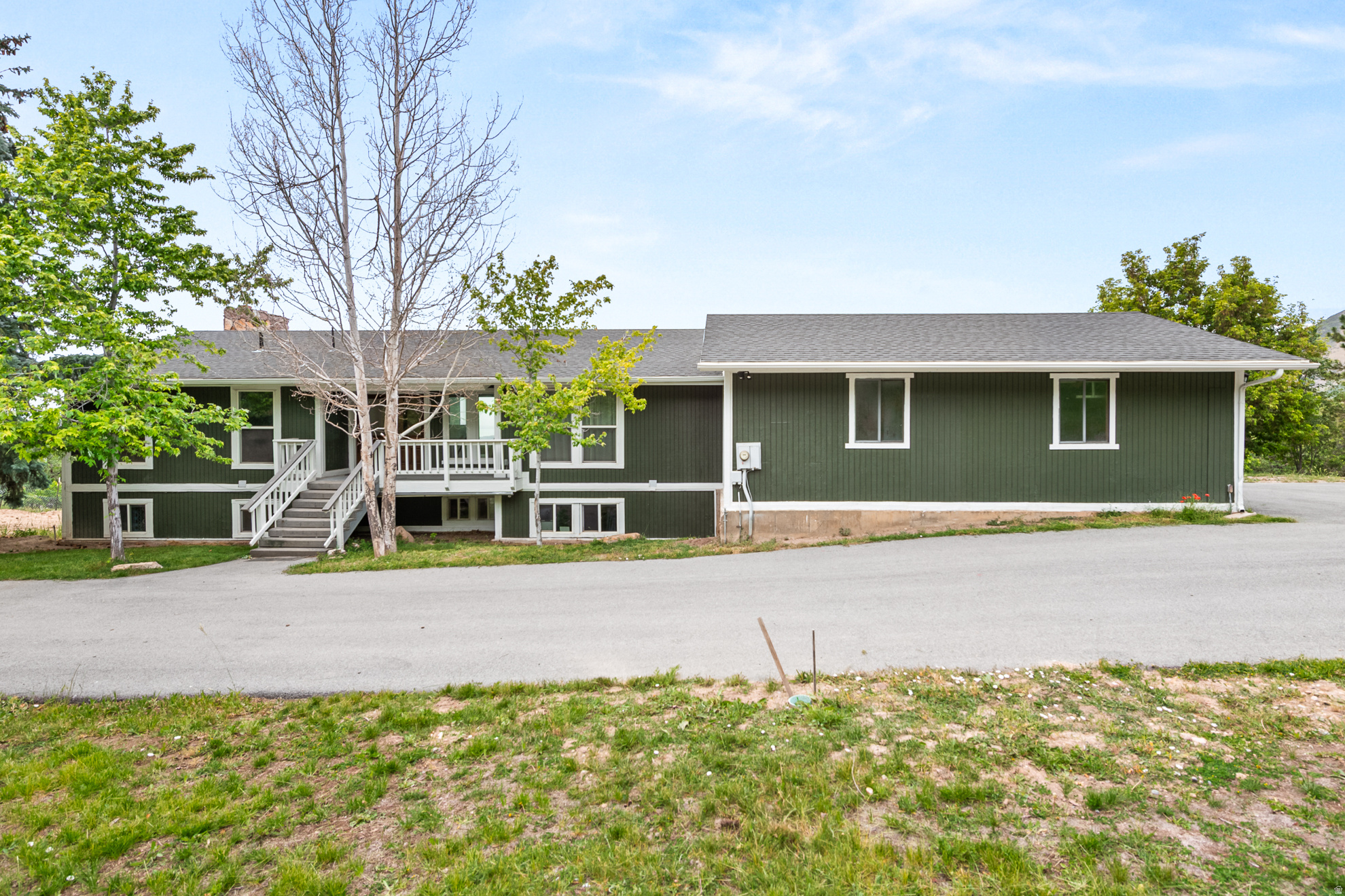 WOODLAND HILLS - Residential