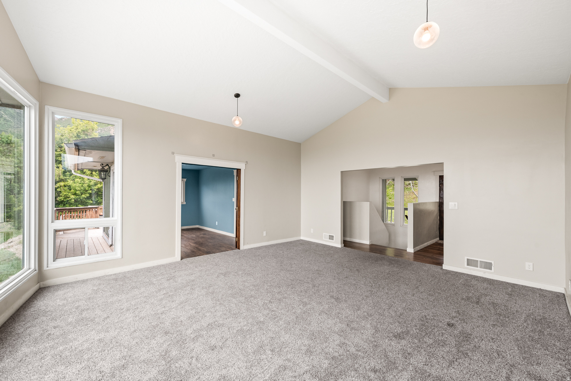 WOODLAND HILLS - Residential