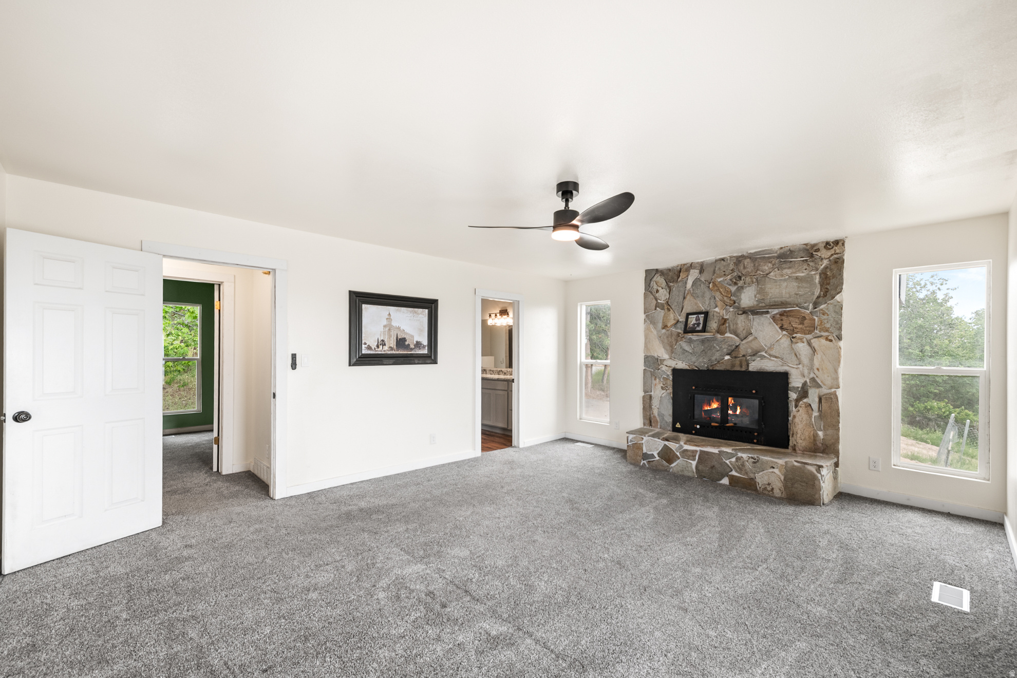 WOODLAND HILLS - Residential