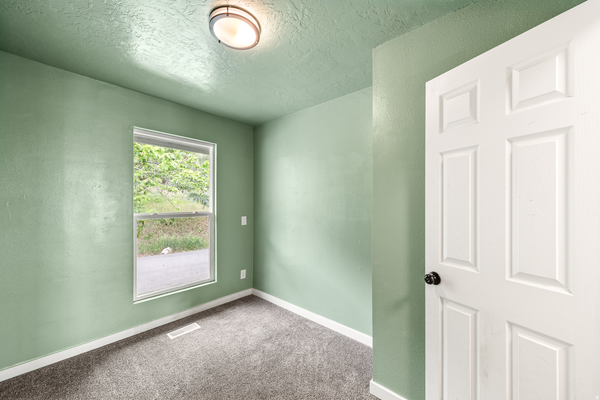 WOODLAND HILLS - Residential