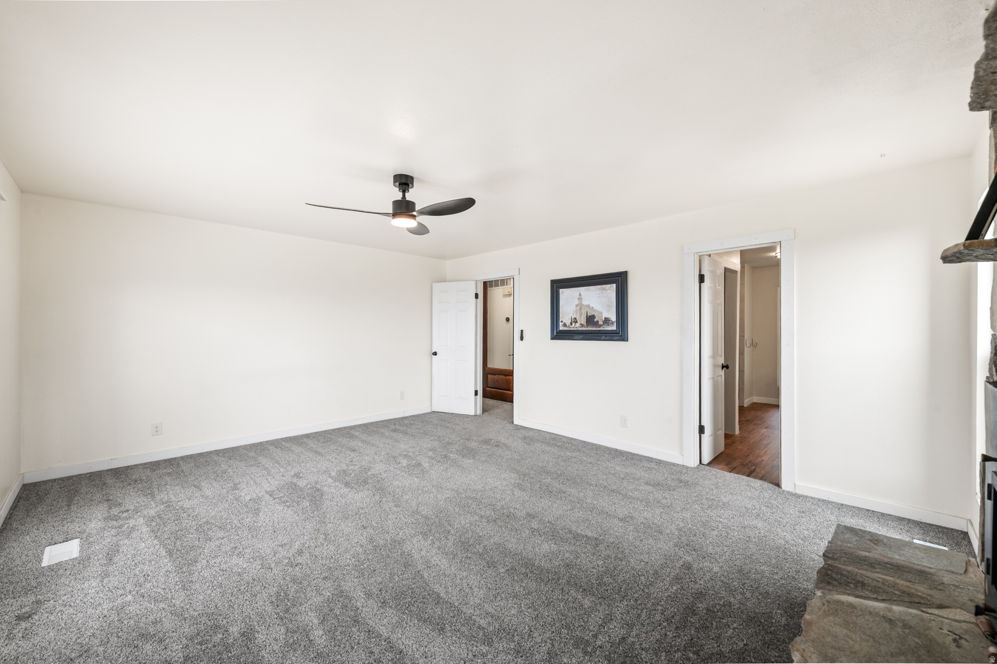 WOODLAND HILLS - Residential