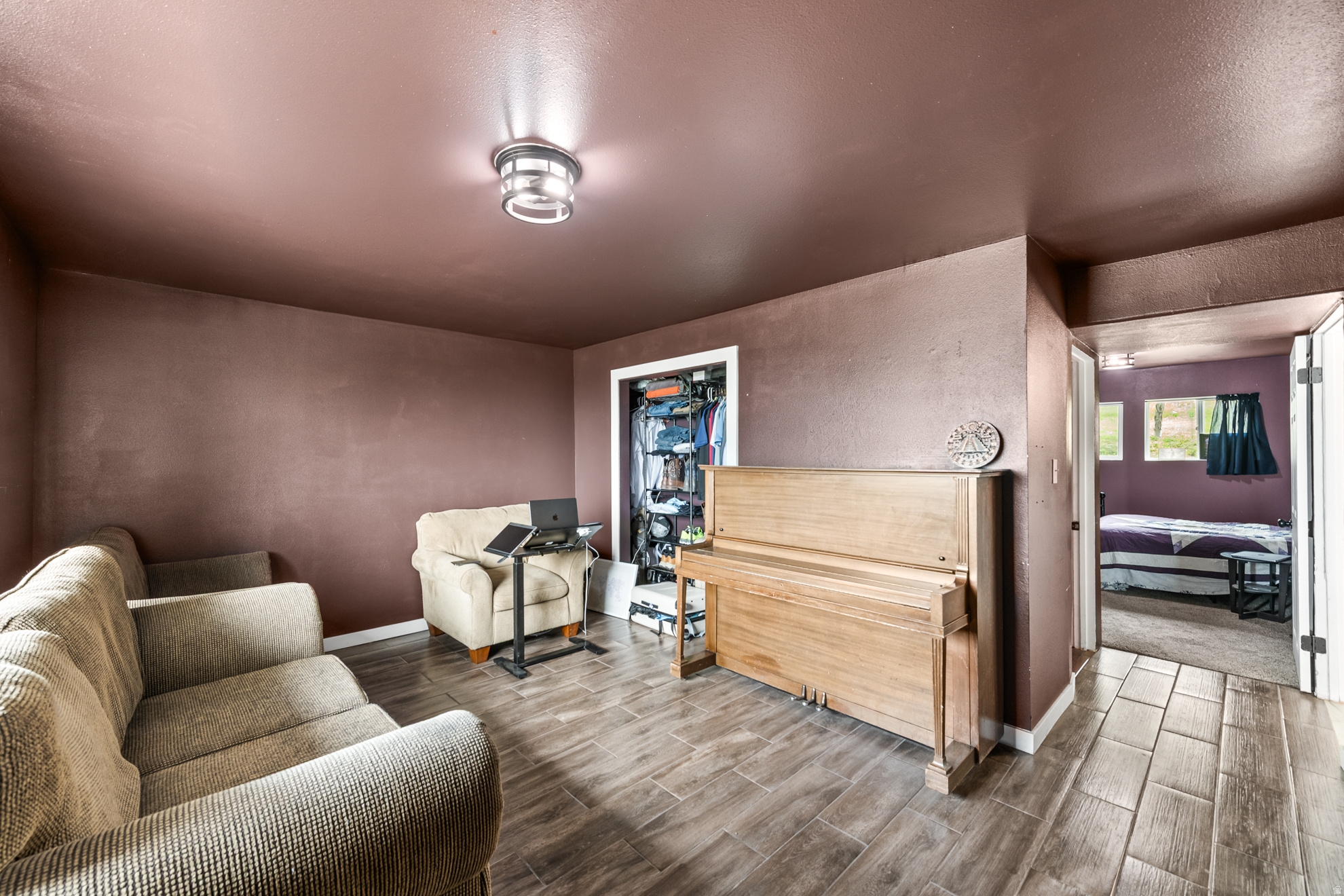 WOODLAND HILLS - Residential