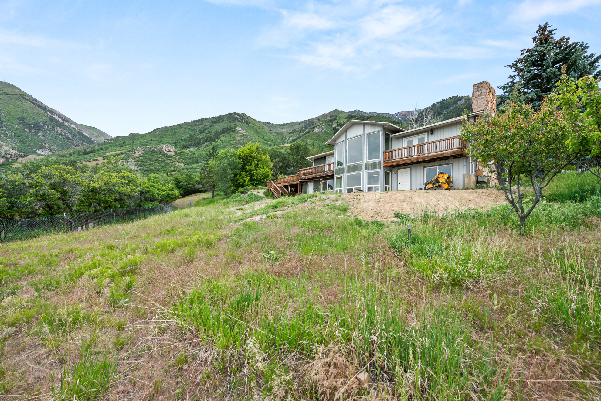 WOODLAND HILLS - Residential