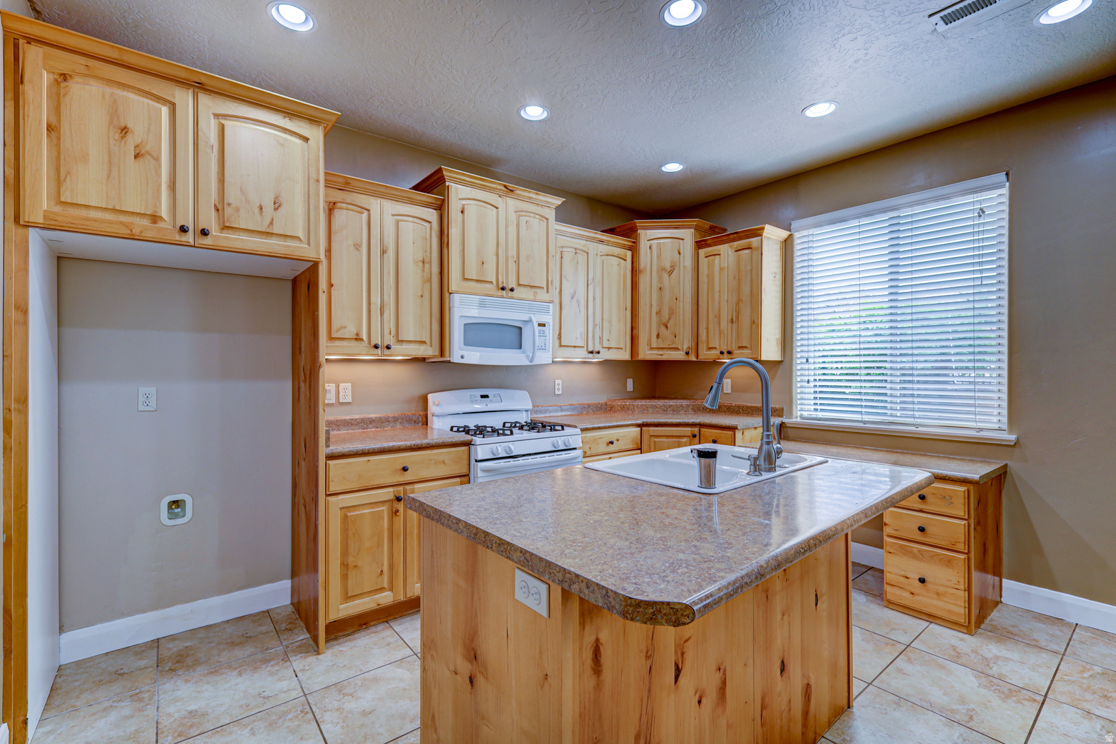 ESTATES AT HIDDEN VALLEY PH 2 - Residential