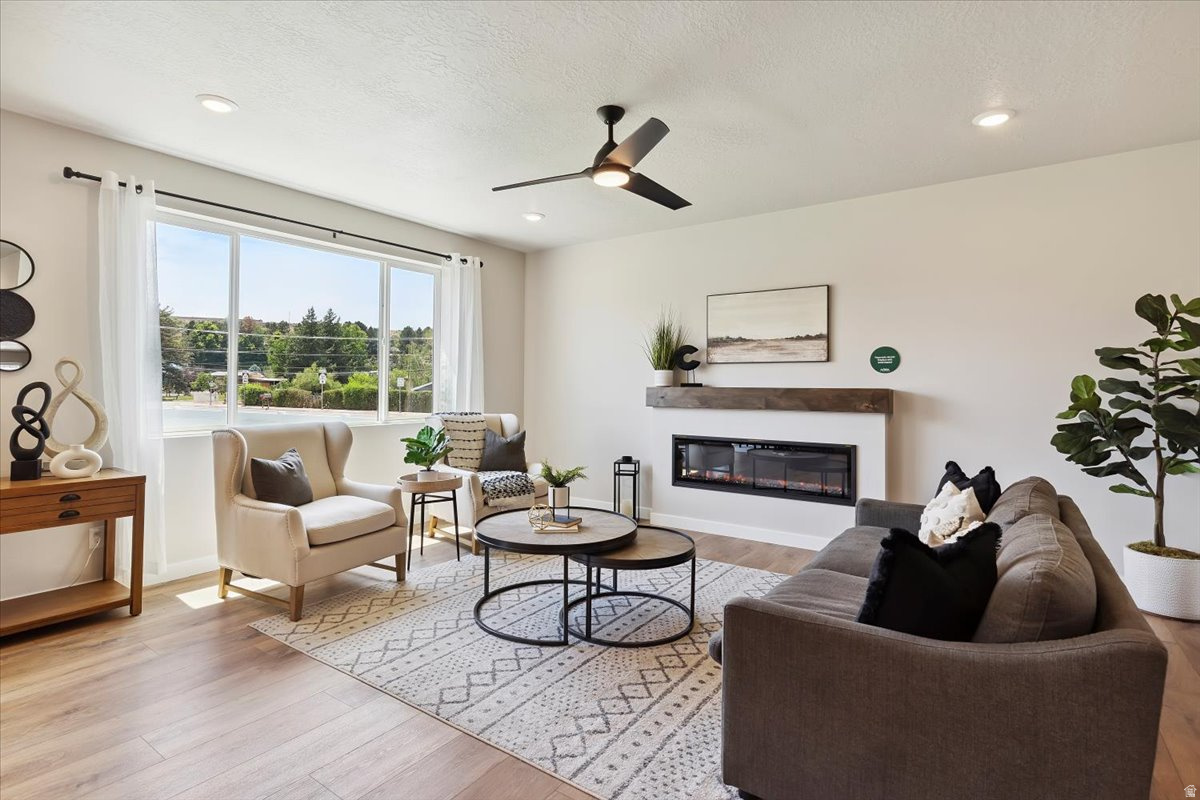RIVERSIDE ESTATES - Residential