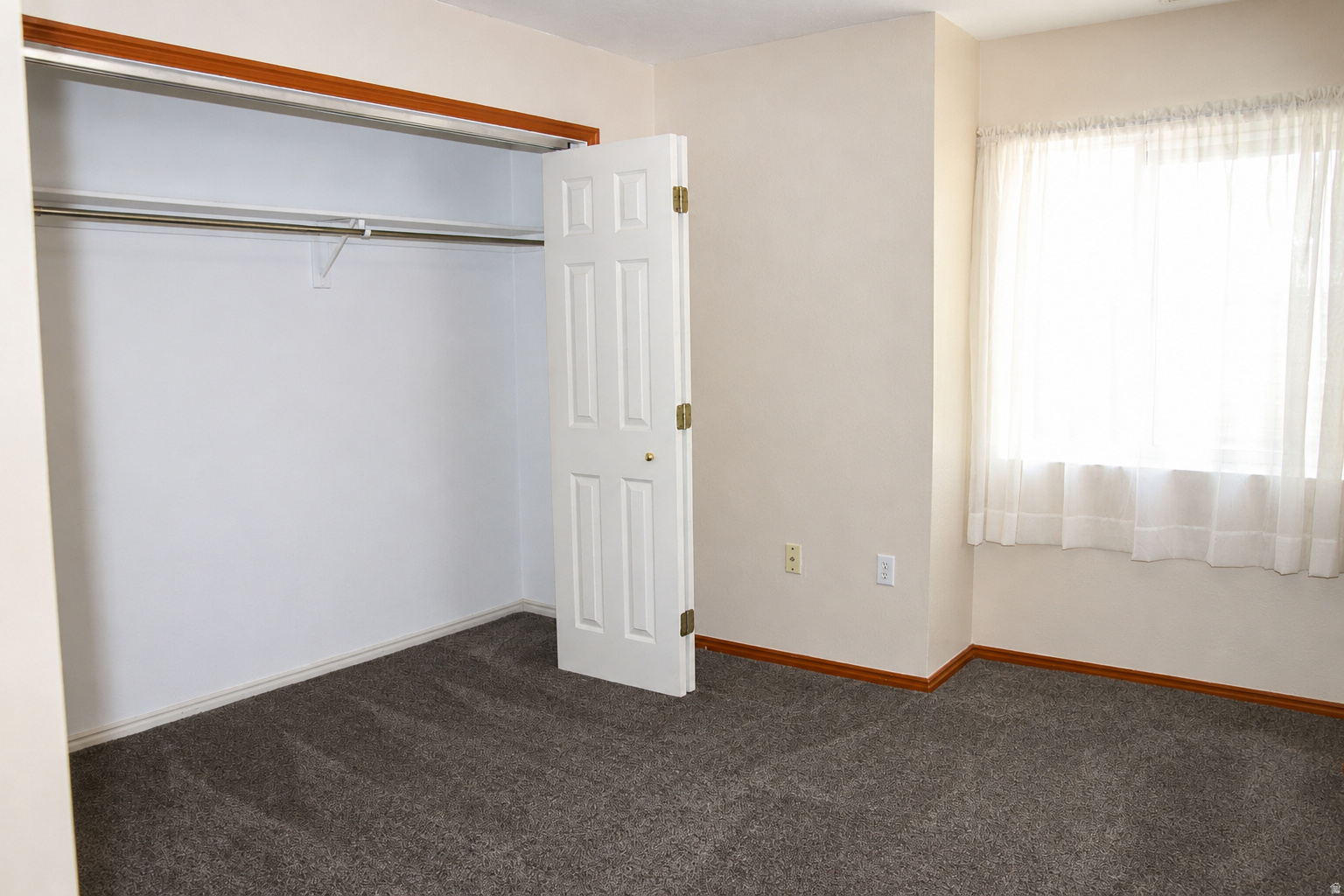 COUNTRY COVE CONDOMINIUMS - Residential