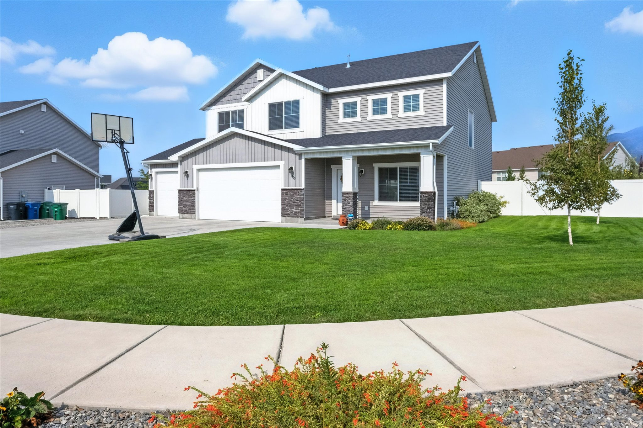 SUNRISE MEADOWS - Residential