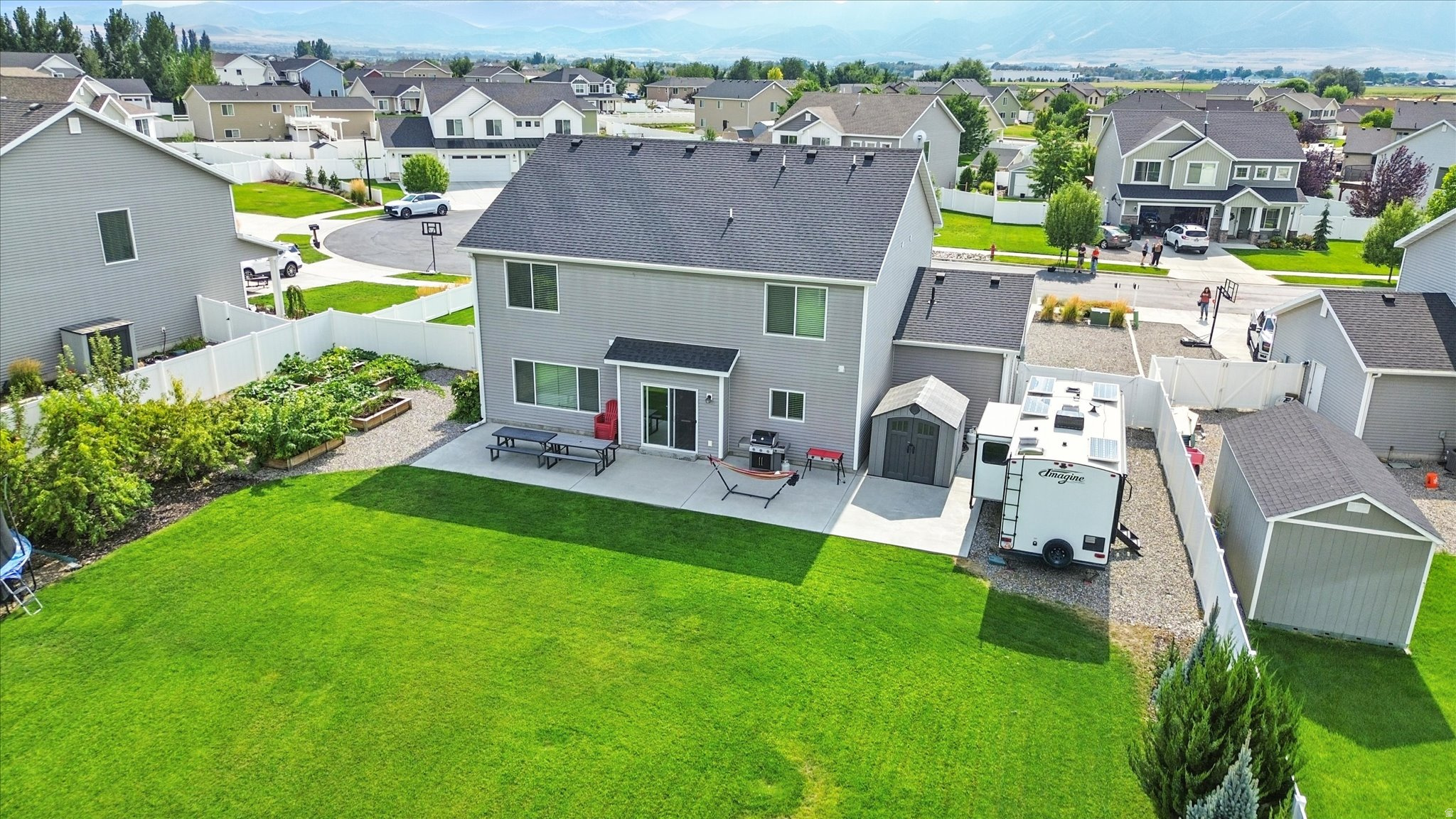SUNRISE MEADOWS - Residential