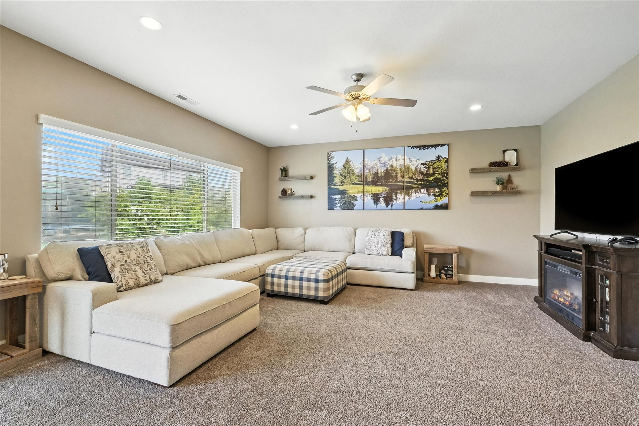 SUNRISE MEADOWS - Residential