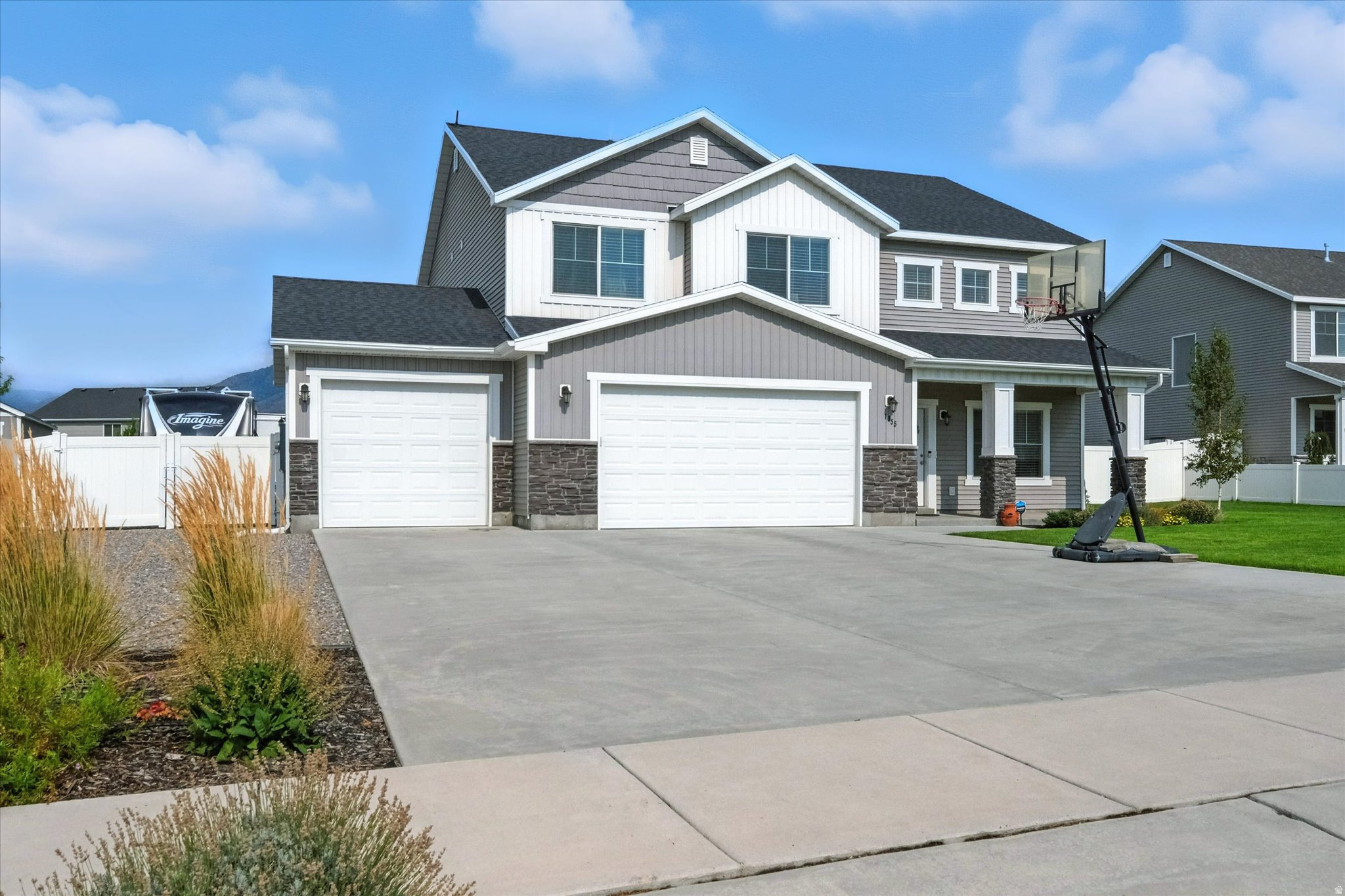 SUNRISE MEADOWS - Residential
