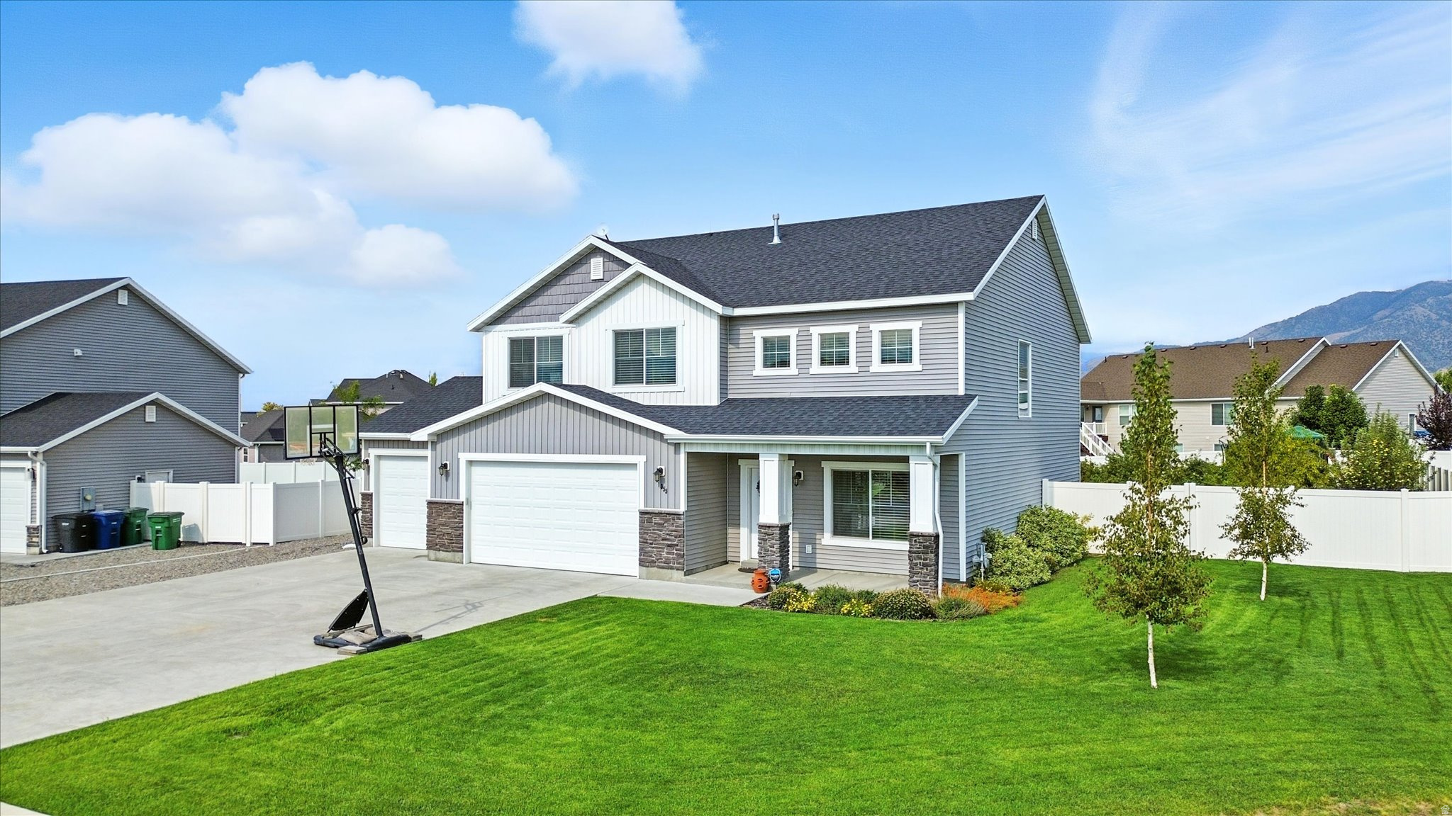 SUNRISE MEADOWS - Residential